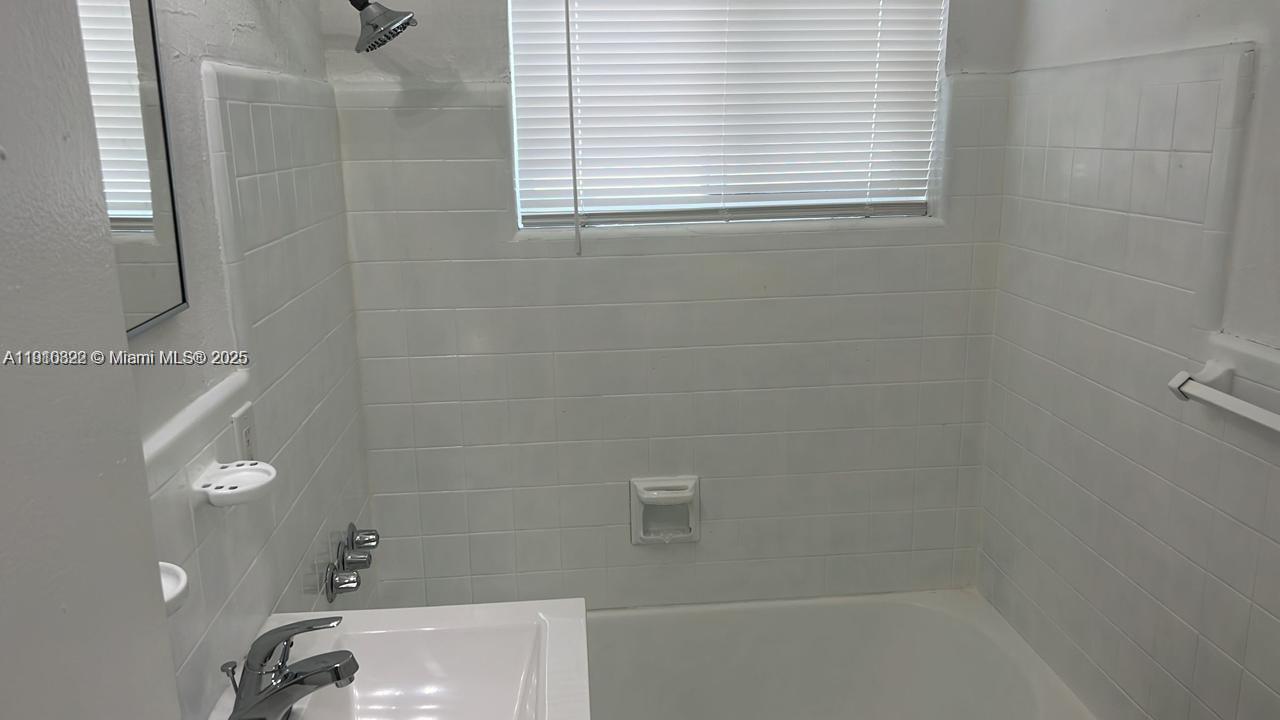   /   sq. ft. $ 2025-11-07 0 Photo