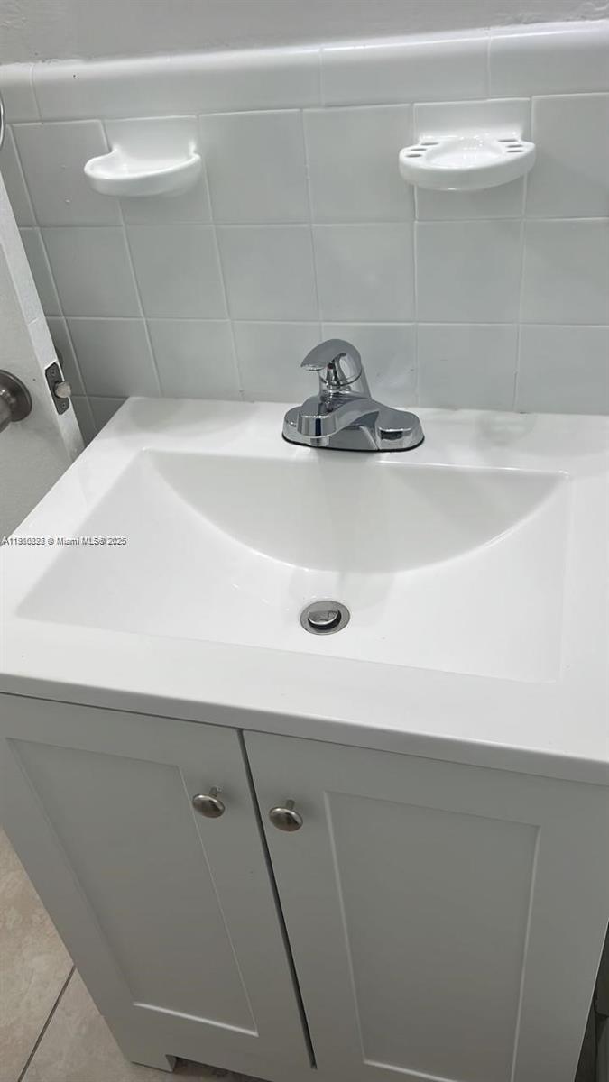   /   sq. ft. $ 2025-11-07 0 Photo