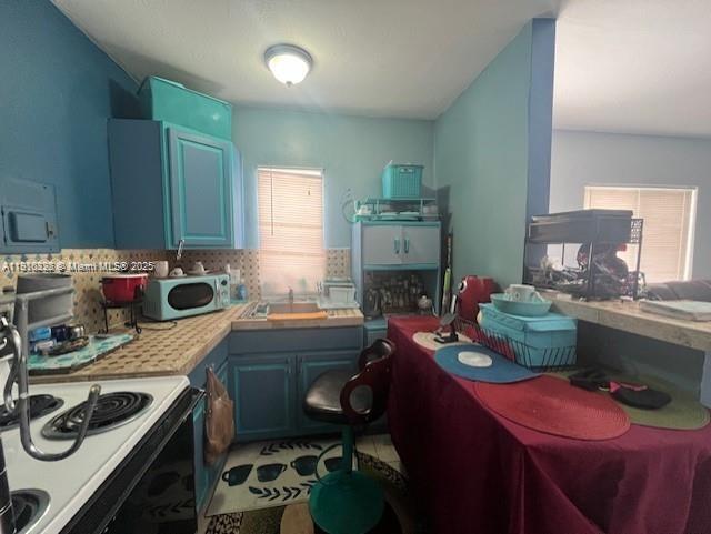   /   sq. ft. $ 2025-11-07 0 Photo