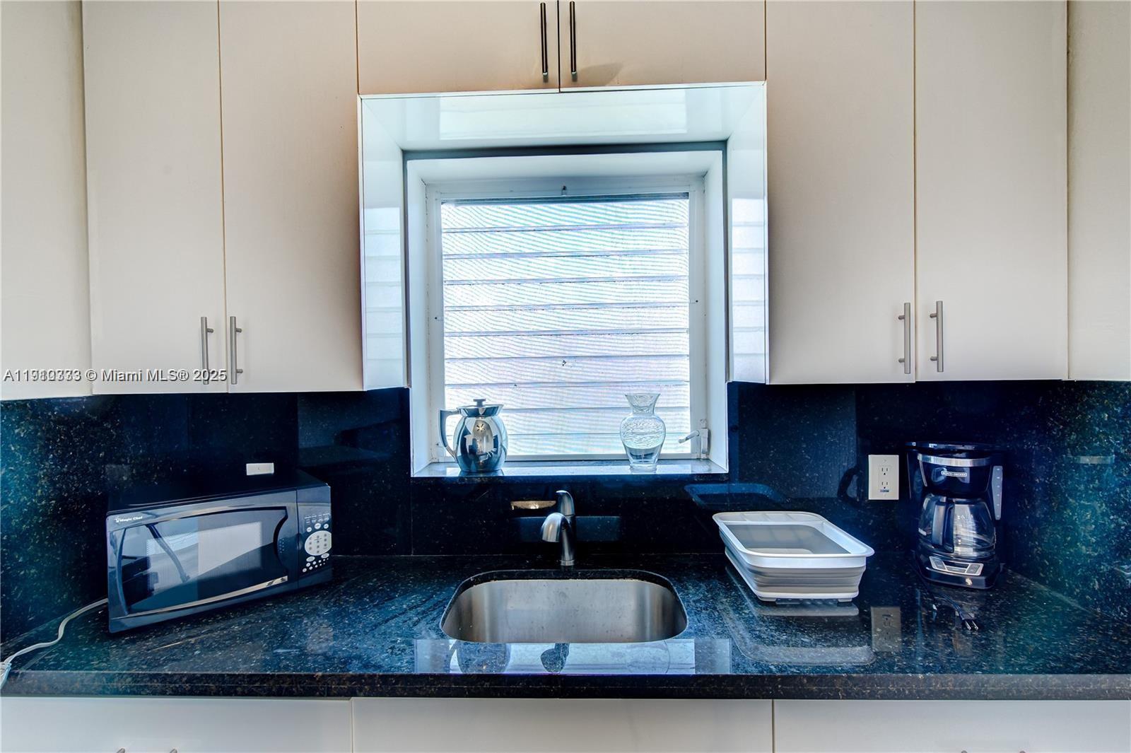   /   sq. ft. $ 2025-11-07 0 Photo