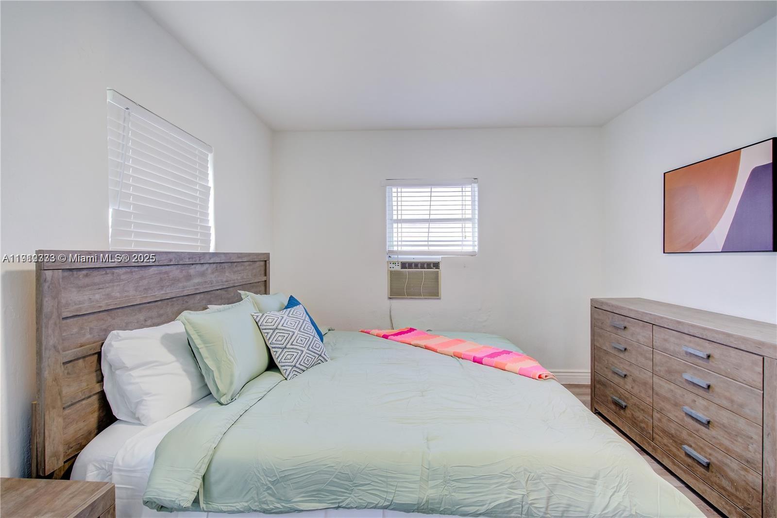   /   sq. ft. $ 2025-11-07 0 Photo