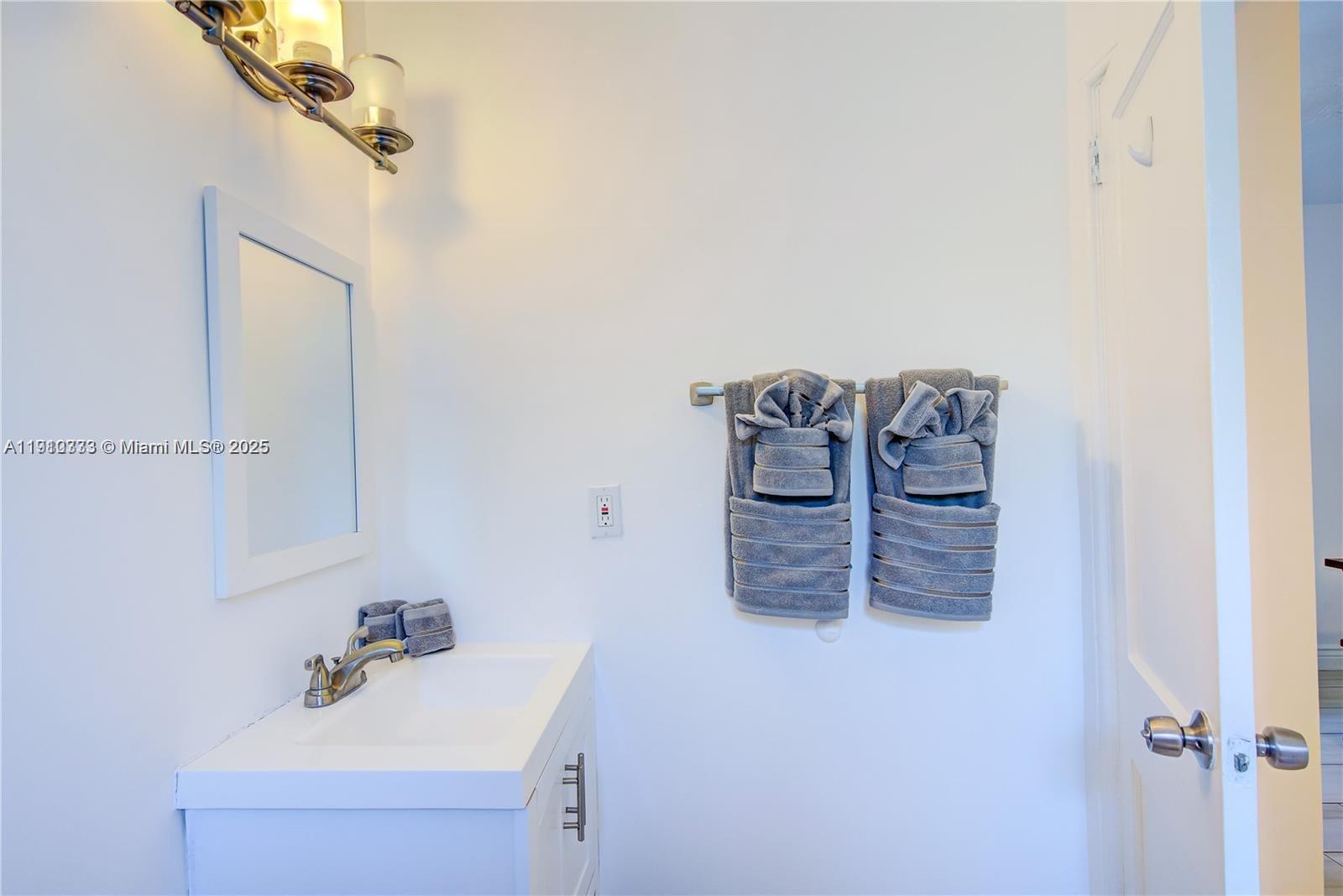   /   sq. ft. $ 2025-11-07 0 Photo