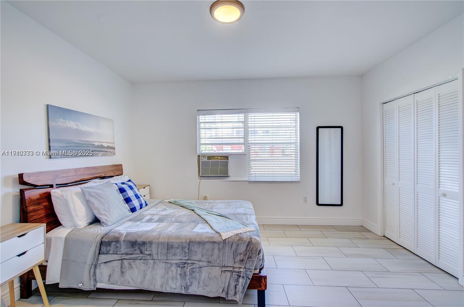   /   sq. ft. $ 2025-11-07 0 Photo