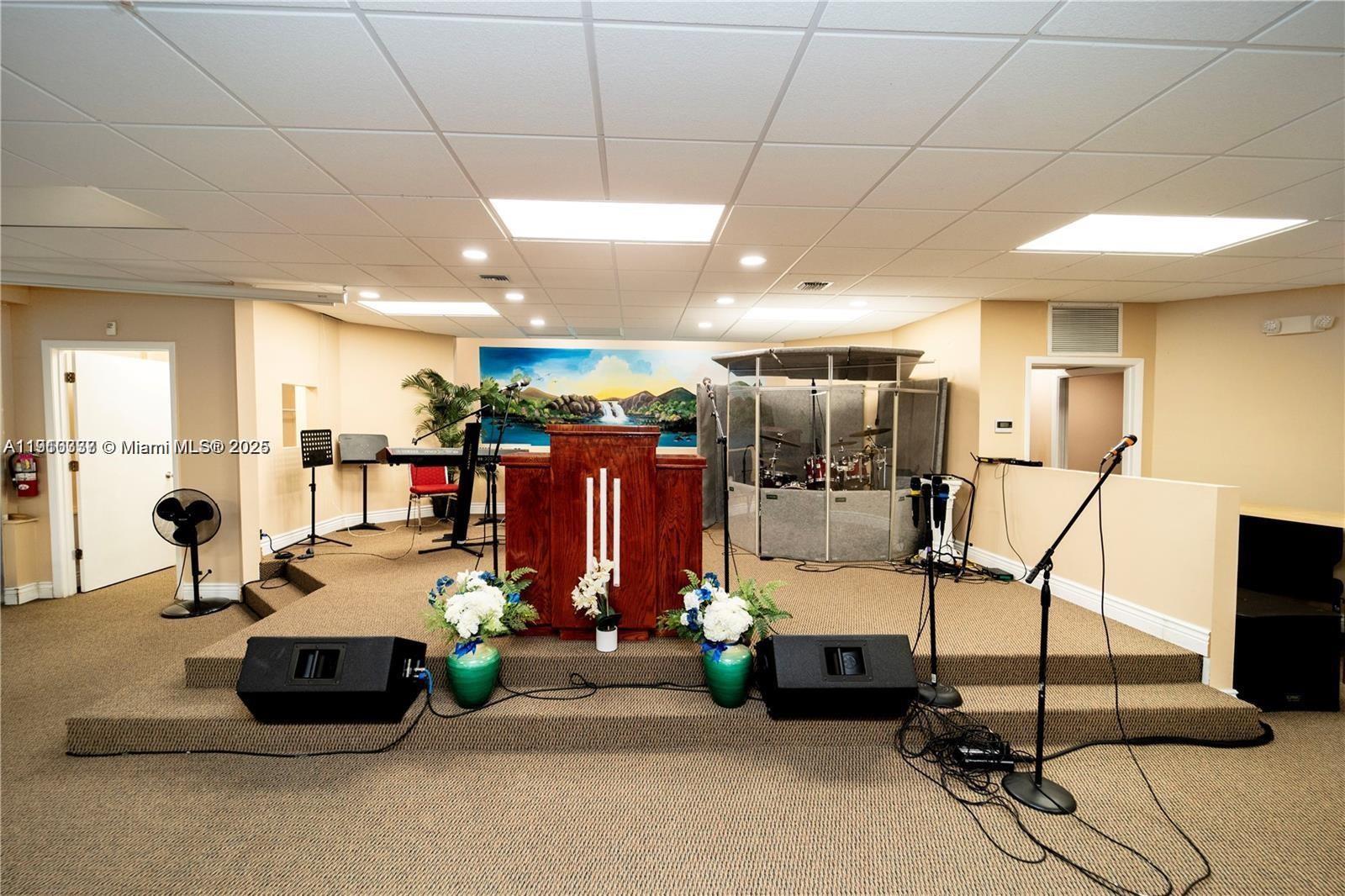 Ver detalles 25-4 / sq. ft. $ 2025-11-07 0 foto