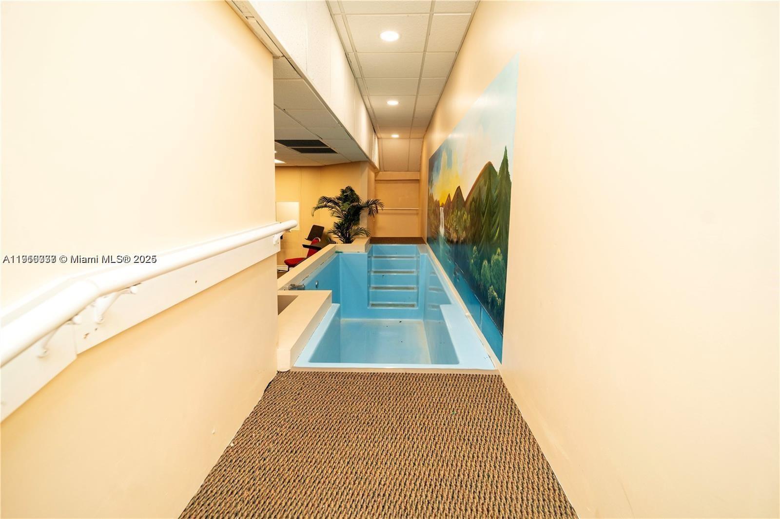 Подробнее 25-4 / кв.футов $ 2025-11-07 0 Фото