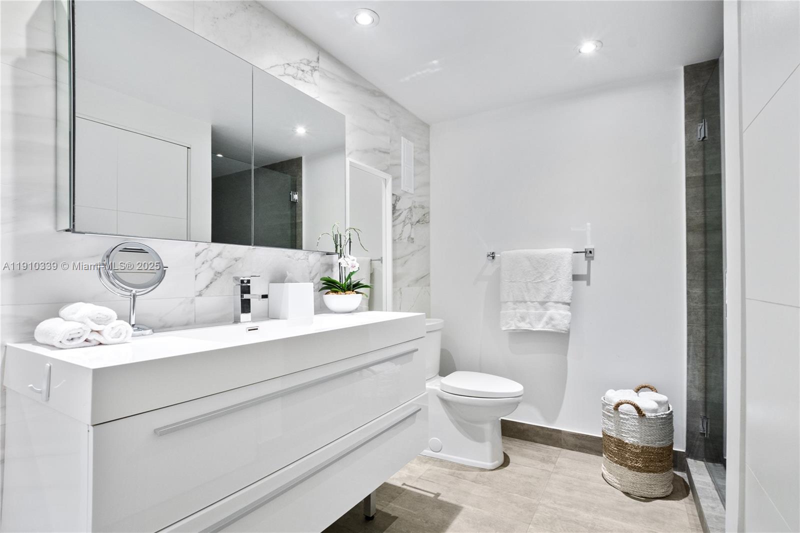 Photo of 20281 Country Club Dr #808, Aventura, Florida, 33180 -