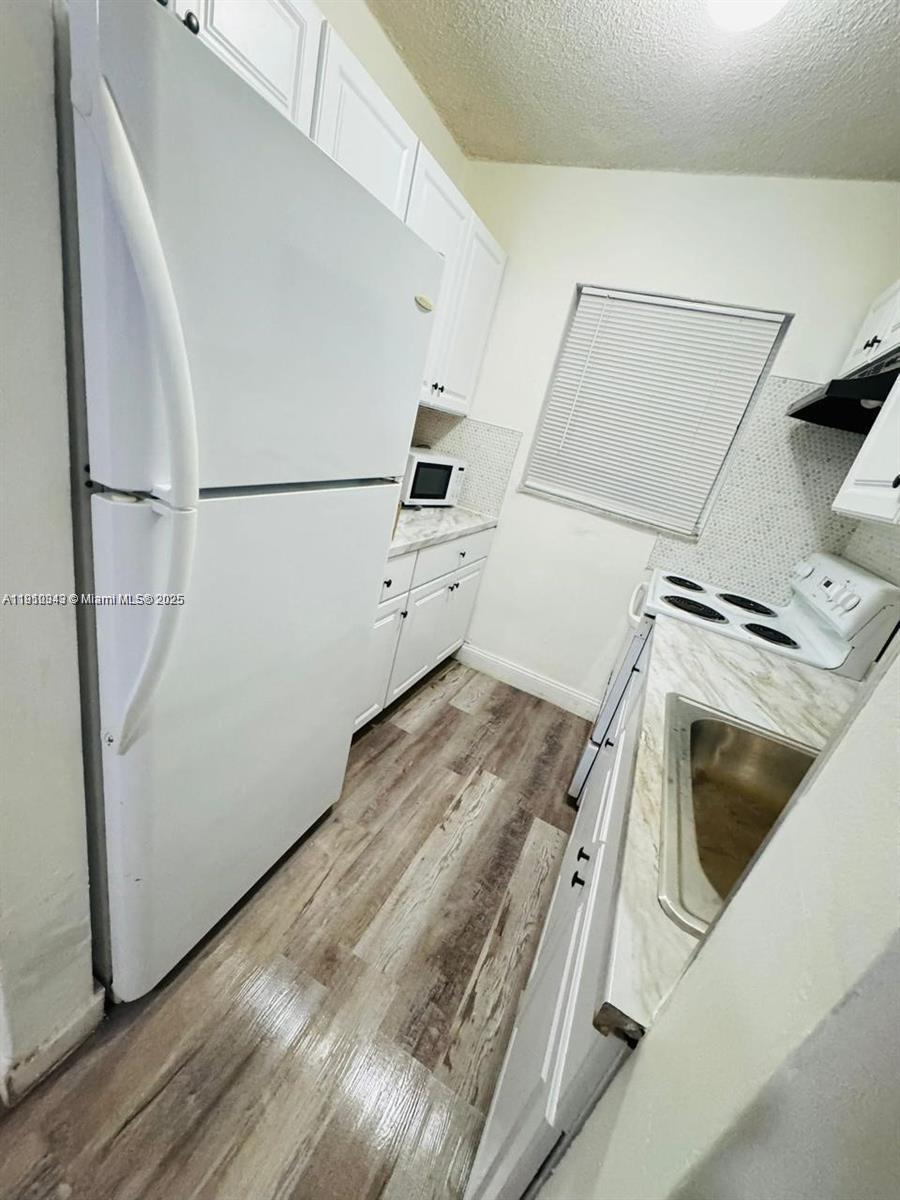 See details / sq. ft. $ 2025-11-07 0 Photo