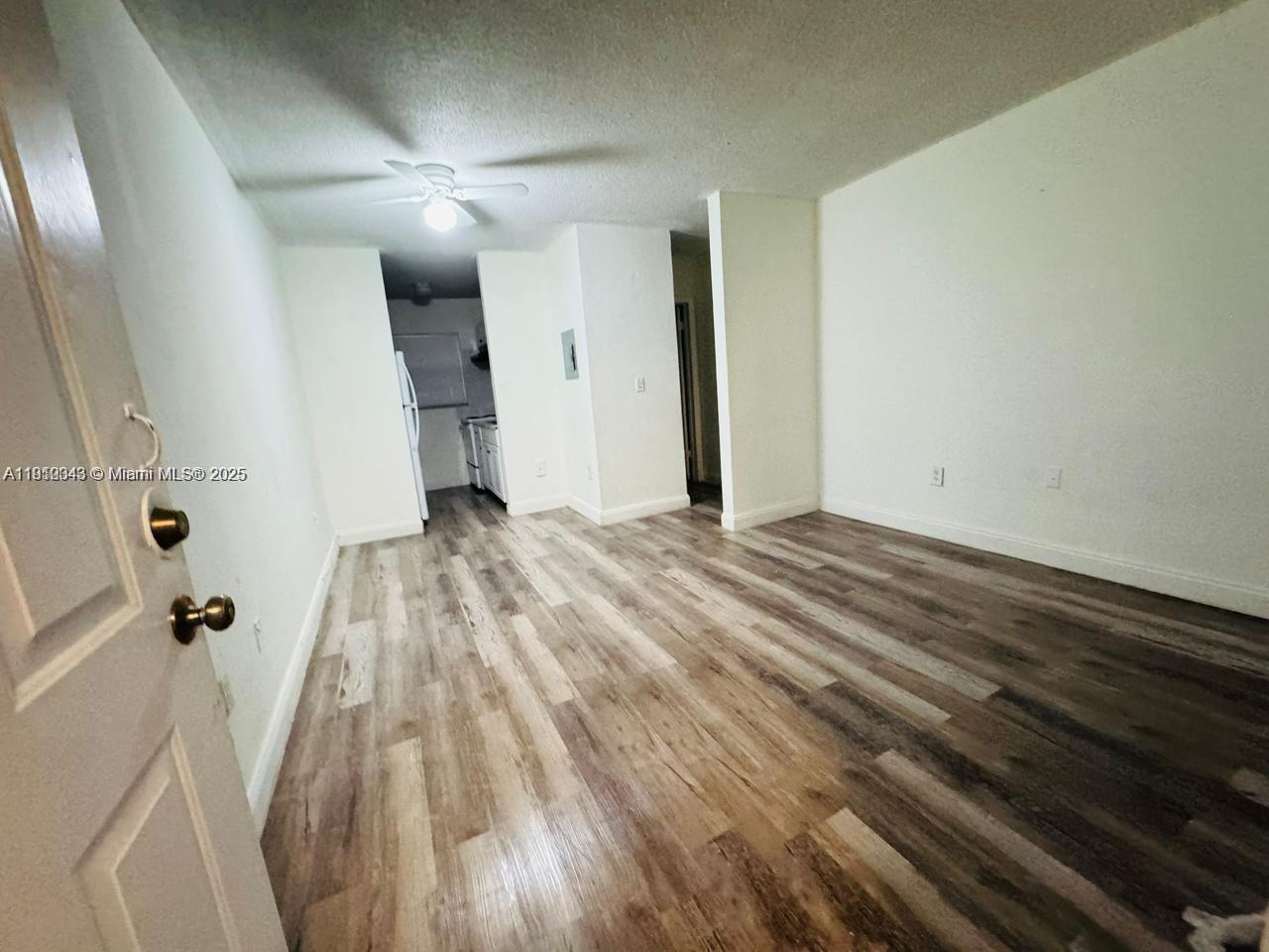 See details / sq. ft. $ 2025-11-07 0 Photo