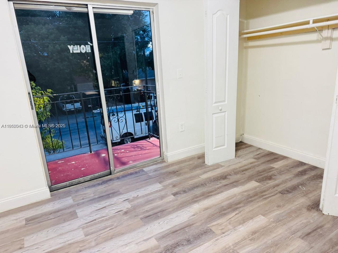 See details / sq. ft. $ 2025-11-07 0 Photo