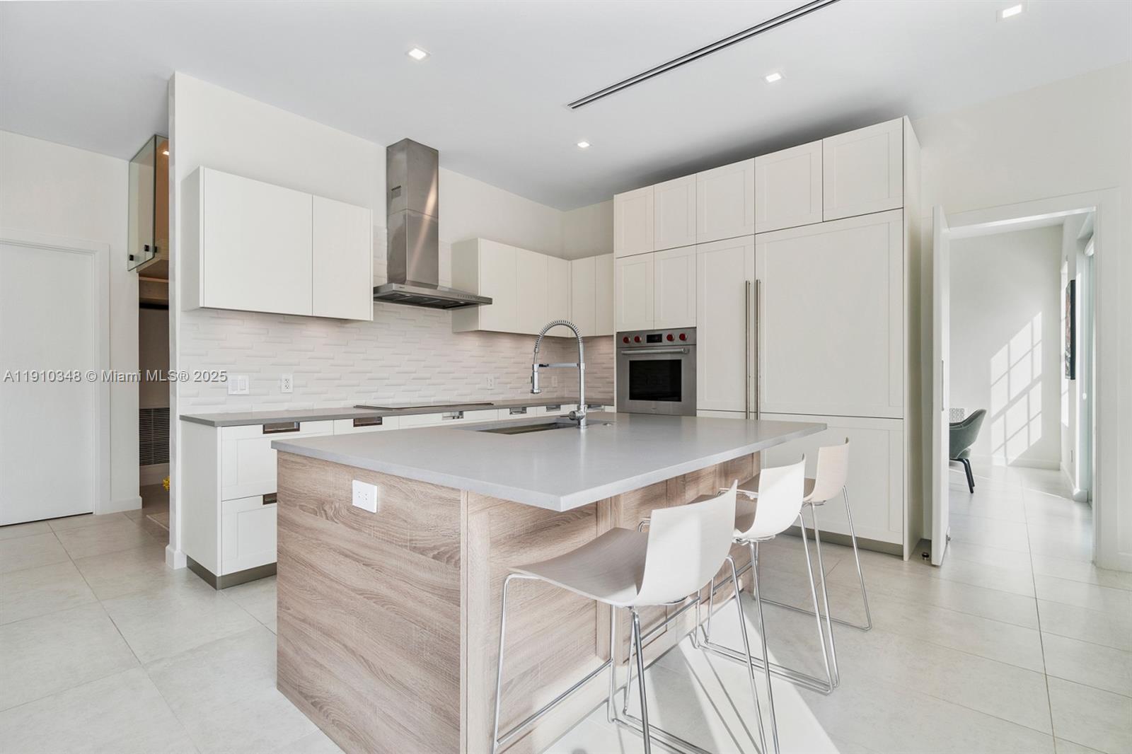 Photo of 19941 36th Pl (19941), Aventura, Florida, 33180 -