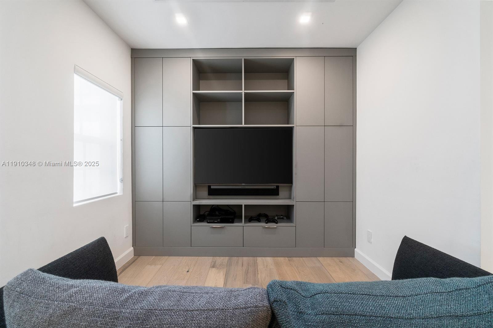 Photo of 19941 36th Pl (19941), Aventura, Florida, 33180 -