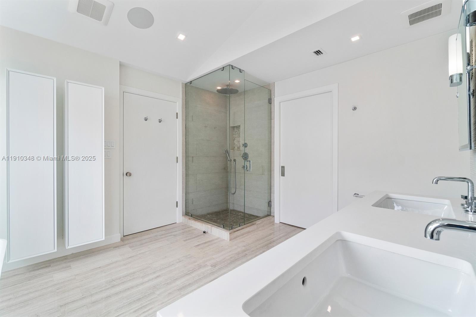 Photo of 19941 36th Pl (19941), Aventura, Florida, 33180 -