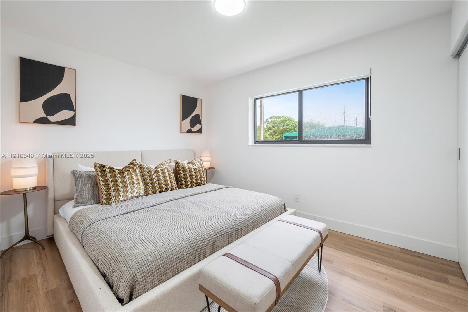 Подробнее / 1241 кв.футов $ 2025-11-07 0 Фото