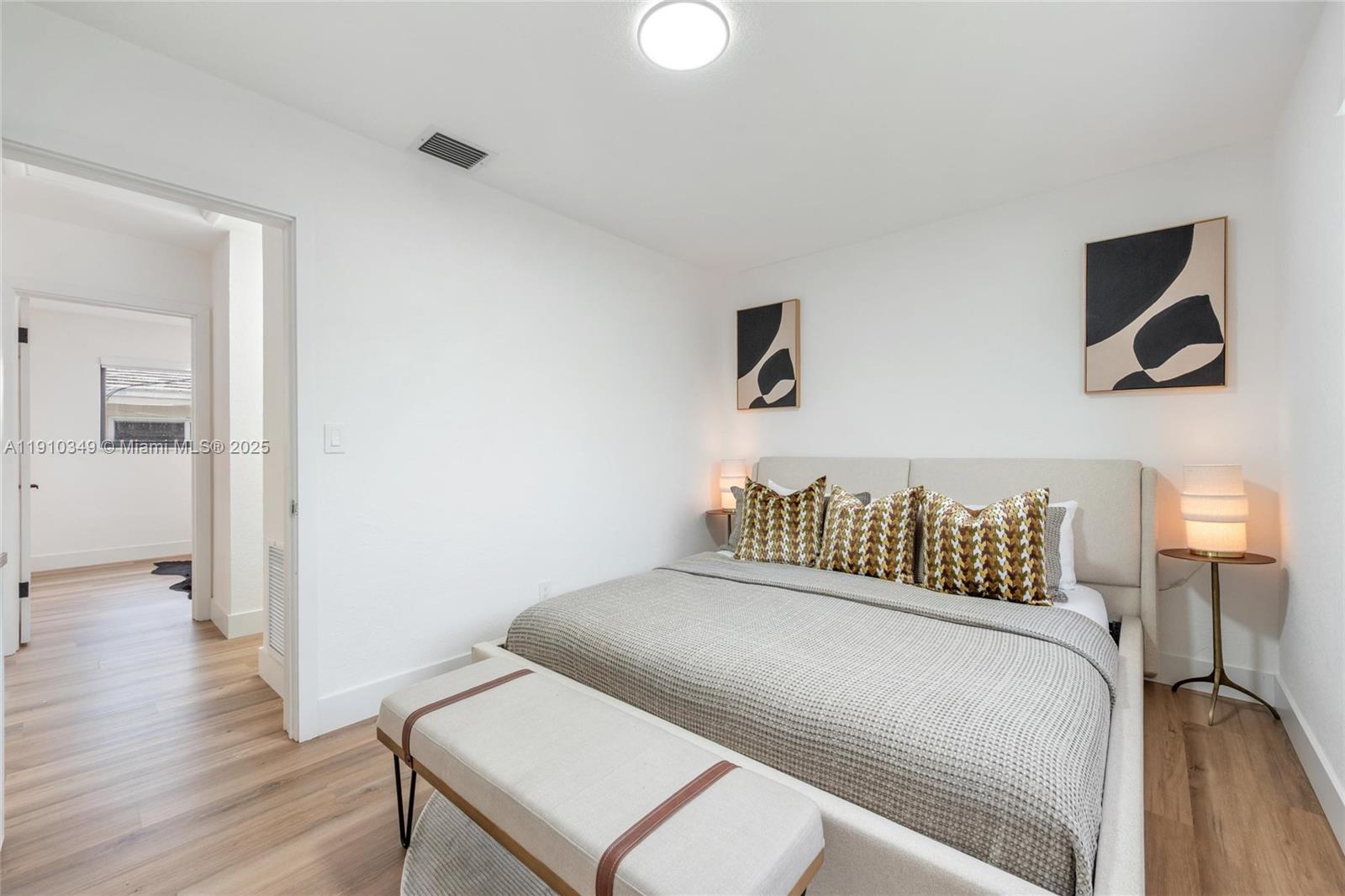 Подробнее / 1241 кв.футов $ 2025-11-07 0 Фото