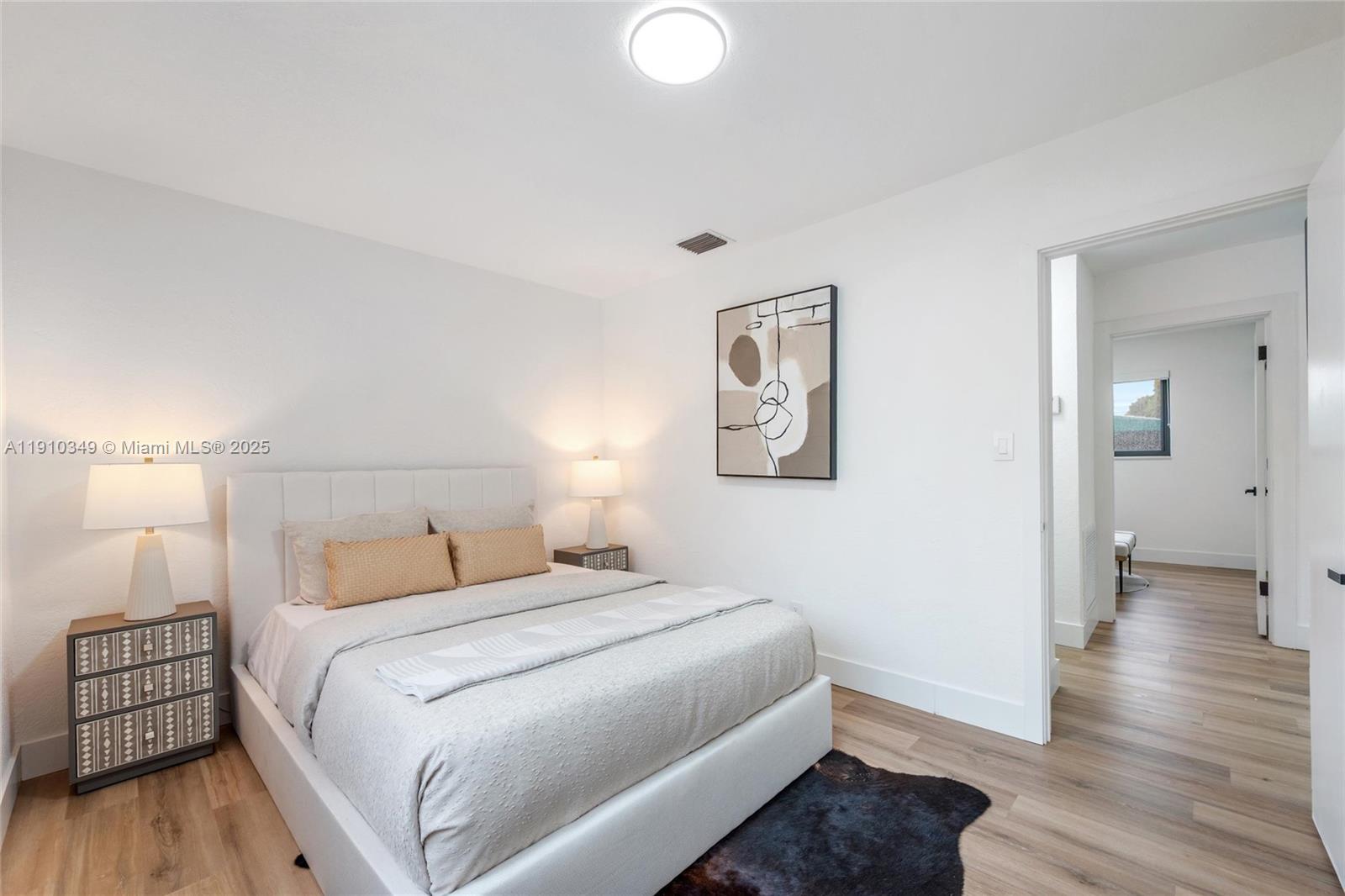 Подробнее / 1241 кв.футов $ 2025-11-07 0 Фото