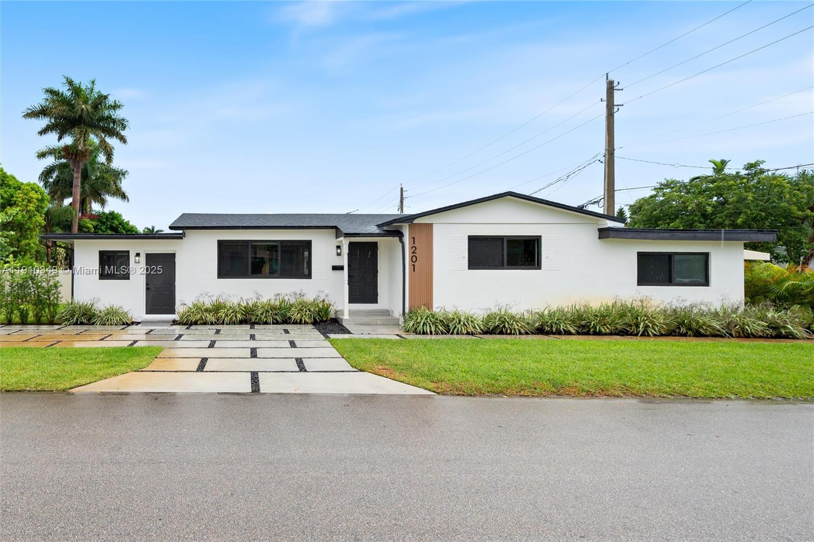 Подробнее / 1241 кв.футов $ 2025-11-07 0 Фото