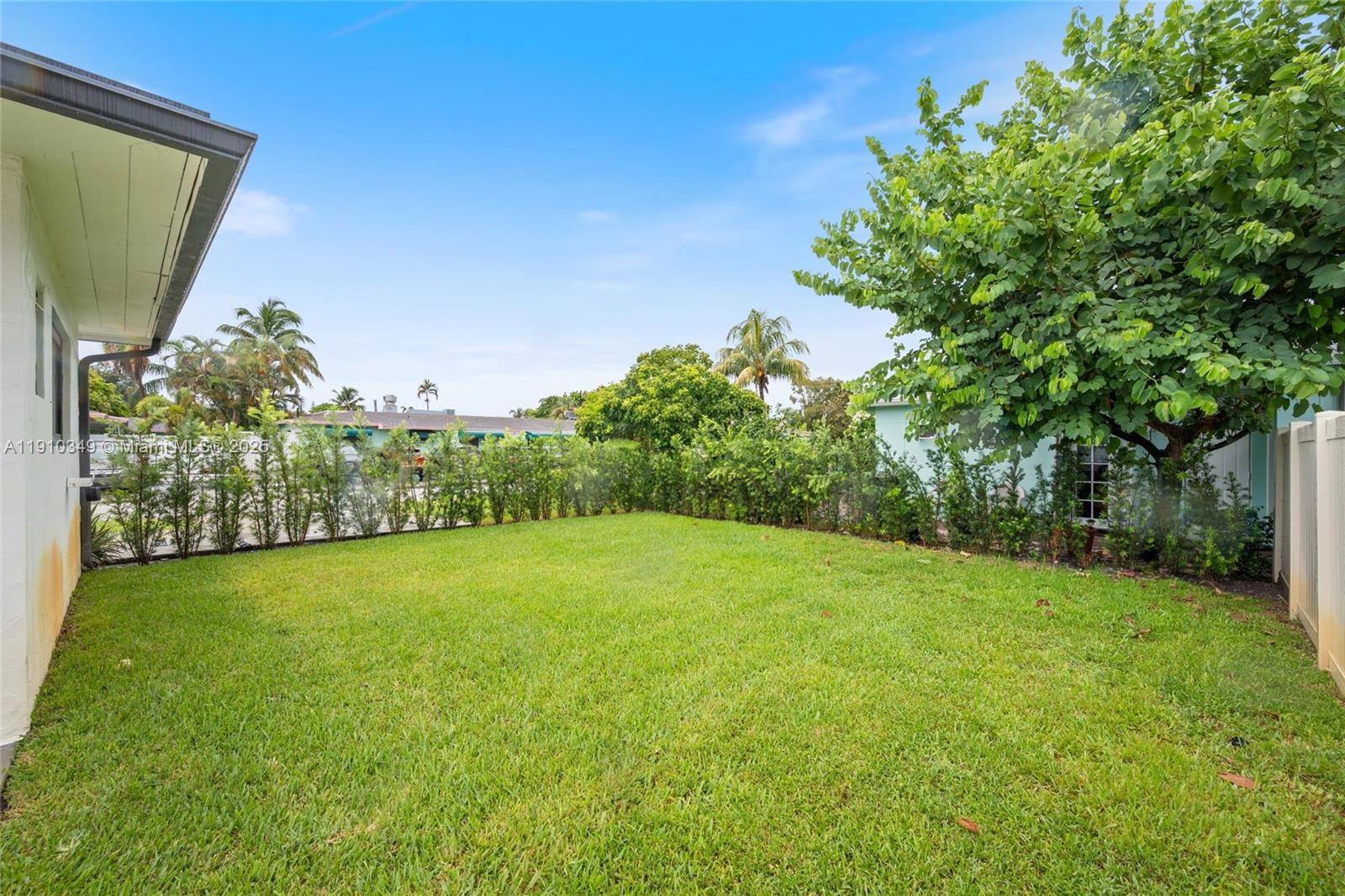 Подробнее / 1241 кв.футов $ 2025-11-07 0 Фото