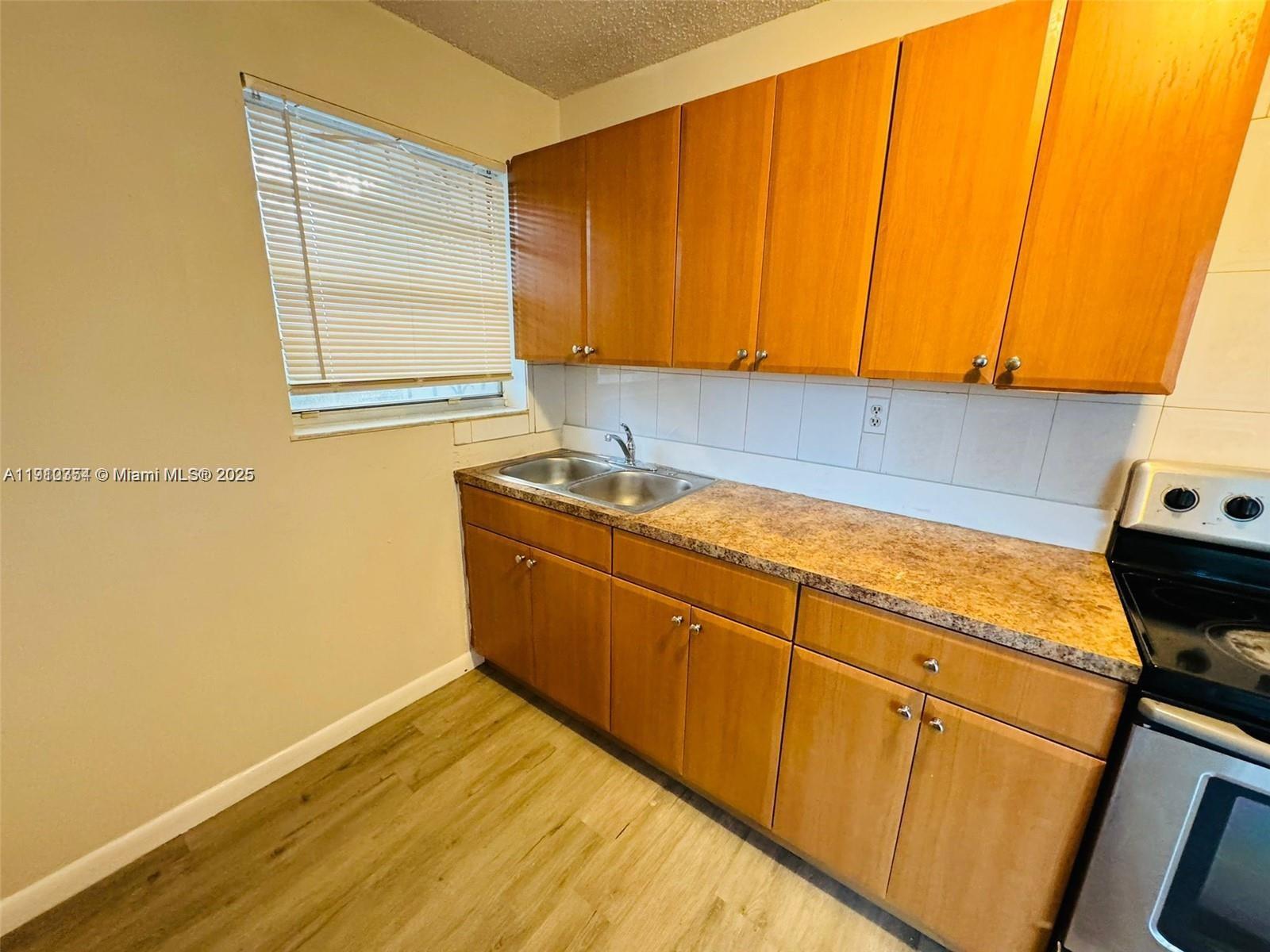 See details / sq. ft. $ 2025-11-07 0 Photo