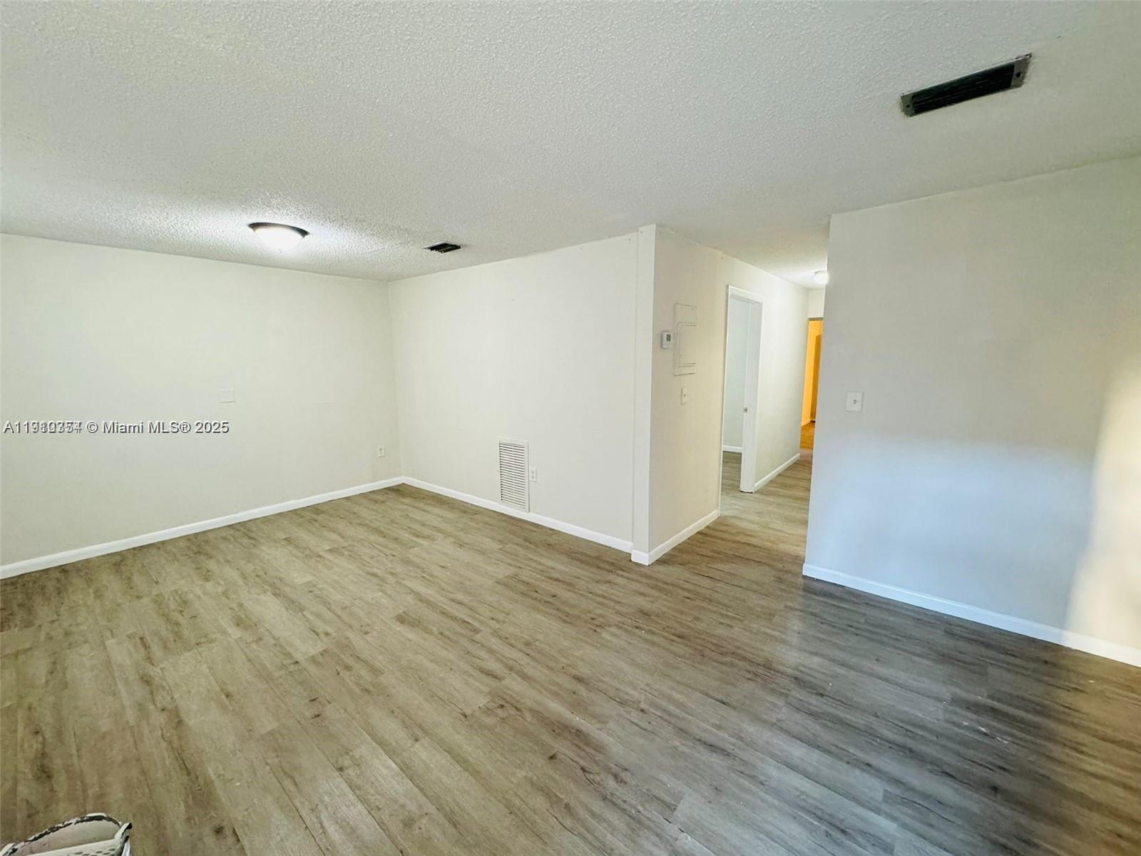 See details / sq. ft. $ 2025-11-07 0 Photo