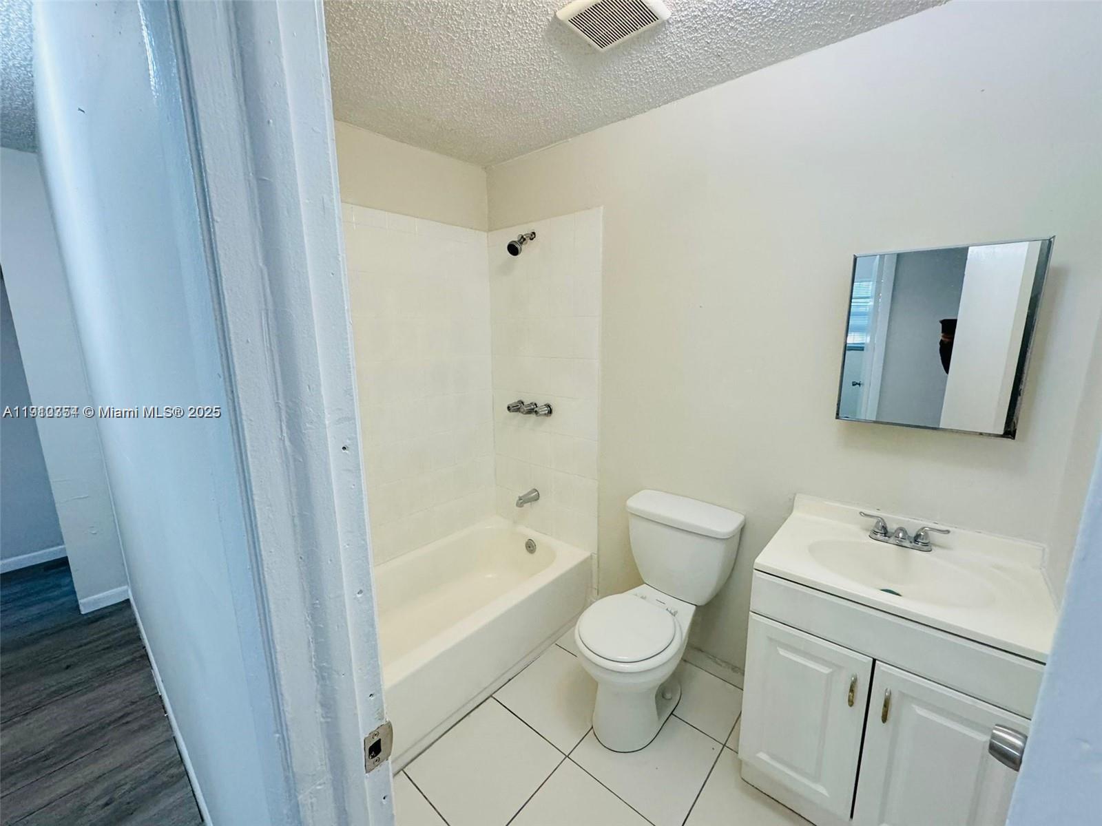 See details / sq. ft. $ 2025-11-07 0 Photo