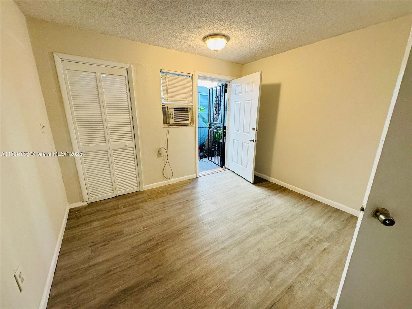 See details / sq. ft. $ 2025-11-07 0 Photo