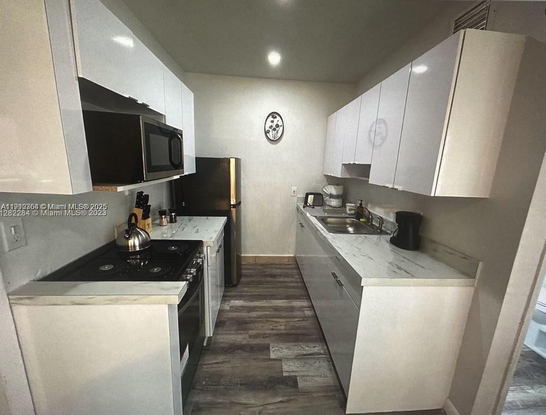 See details / sq. ft. $ 2025-11-07 0 Photo