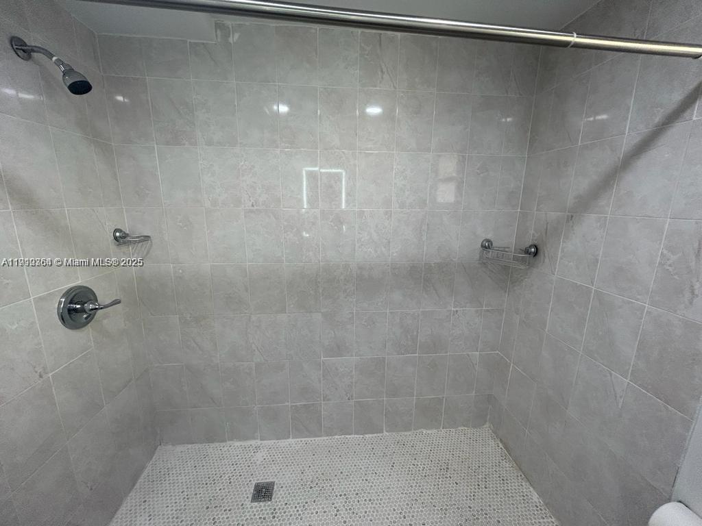 See details / sq. ft. $ 2025-11-07 0 Photo