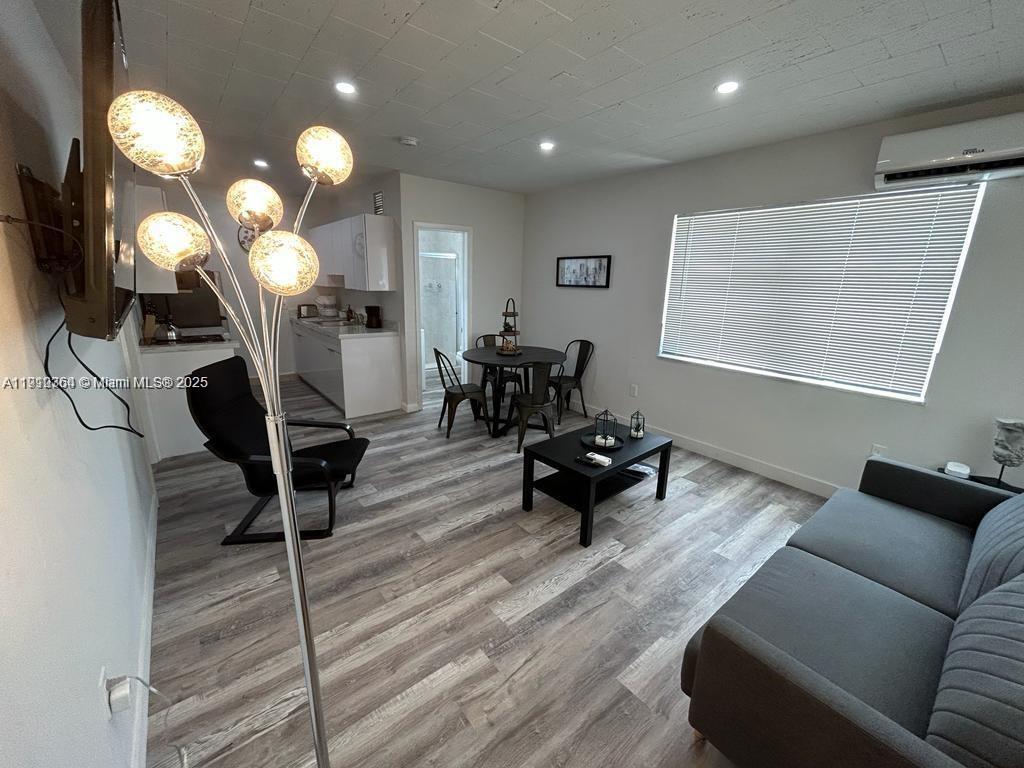 See details / sq. ft. $ 2025-11-07 0 Photo