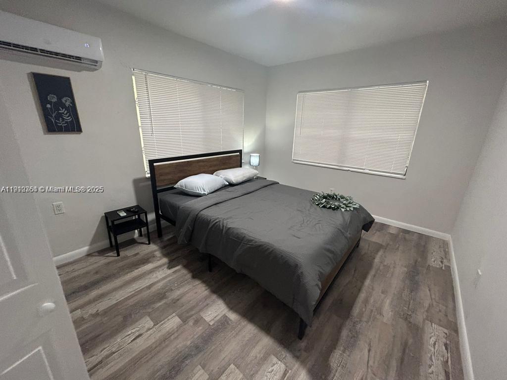 See details / sq. ft. $ 2025-11-07 0 Photo