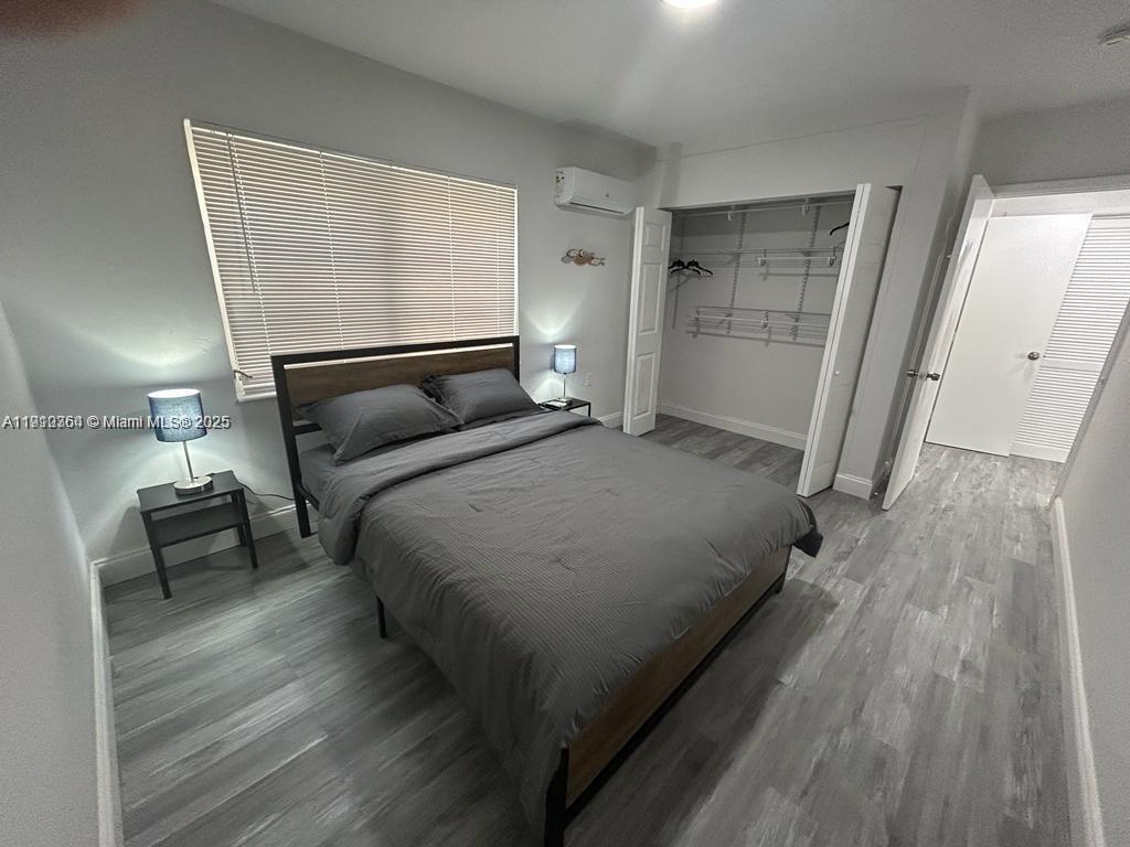 See details / sq. ft. $ 2025-11-07 0 Photo