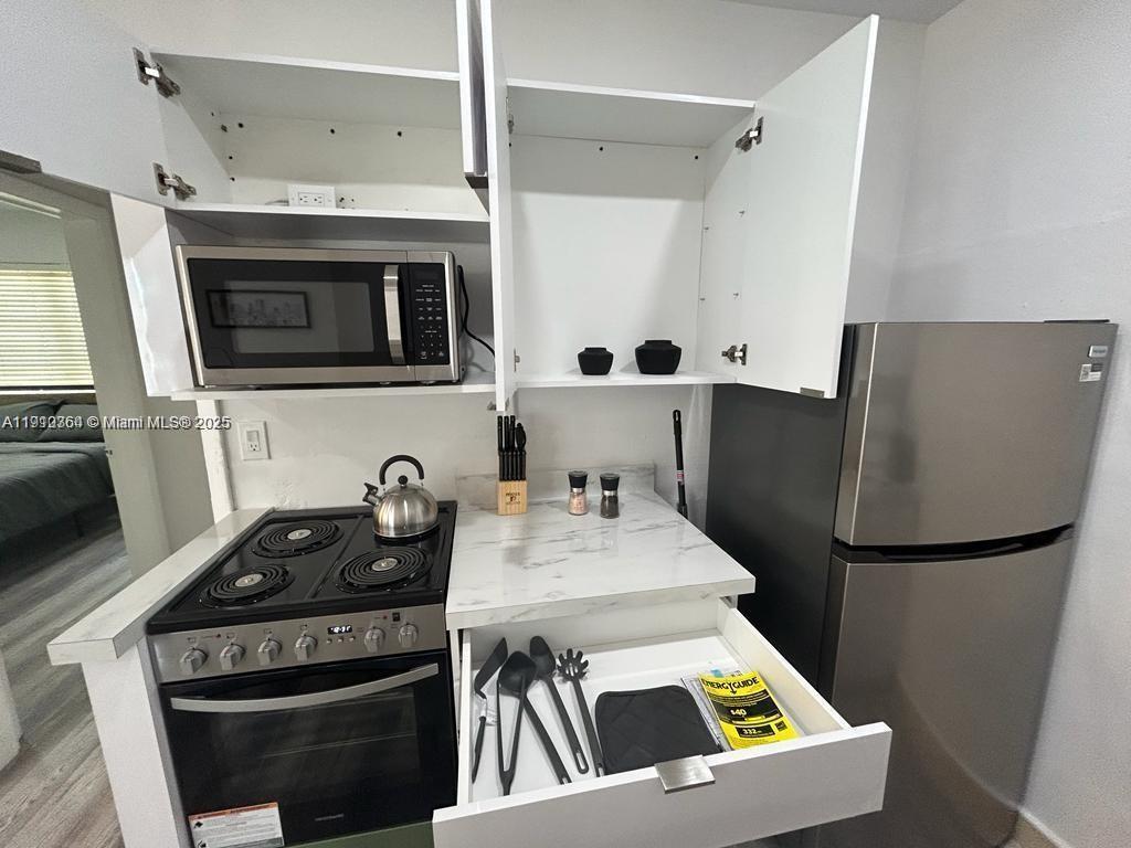 See details / sq. ft. $ 2025-11-07 0 Photo