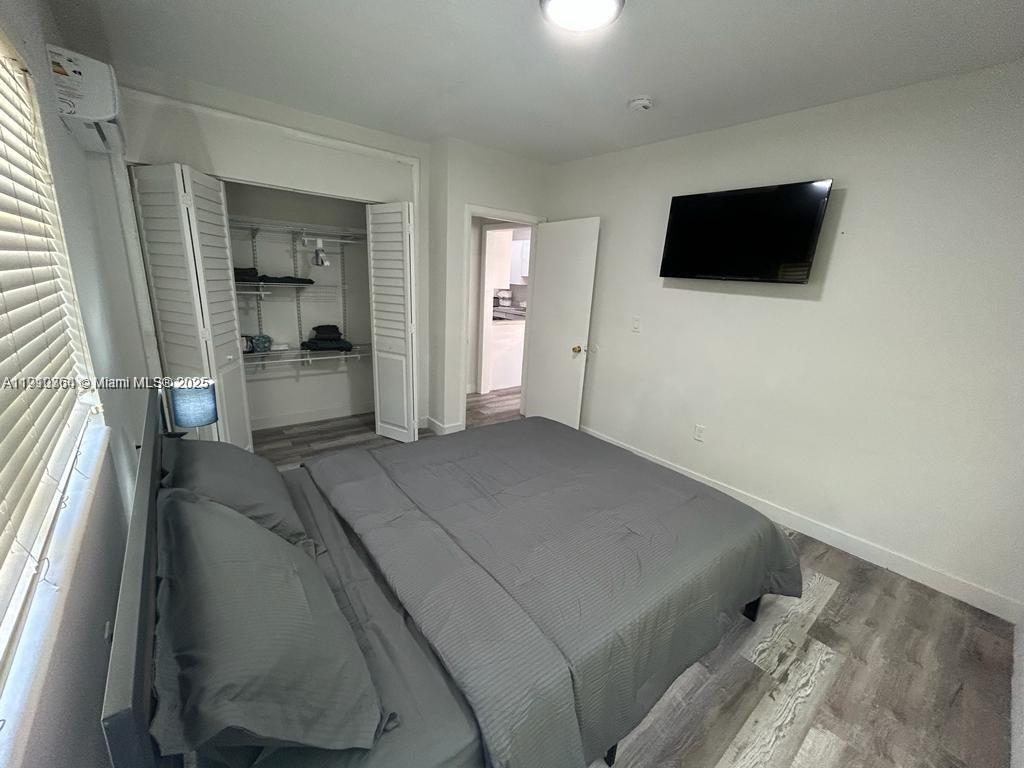 See details / sq. ft. $ 2025-11-07 0 Photo