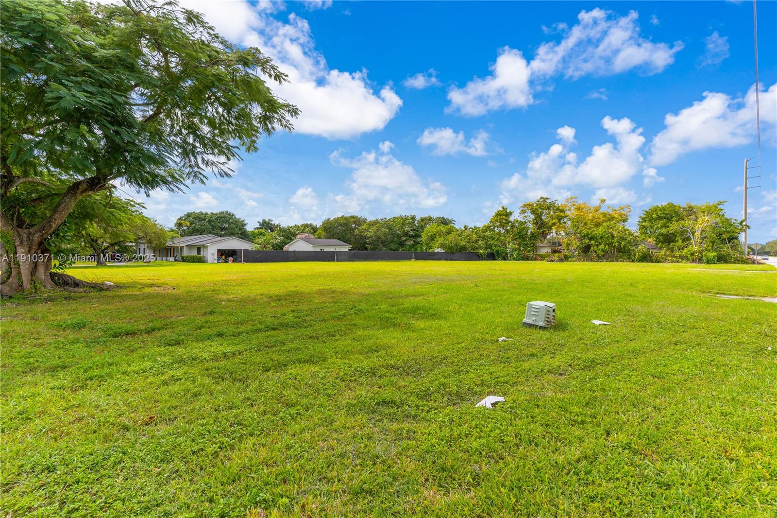 See details / sq. ft. $ 2025-11-07 0 Photo