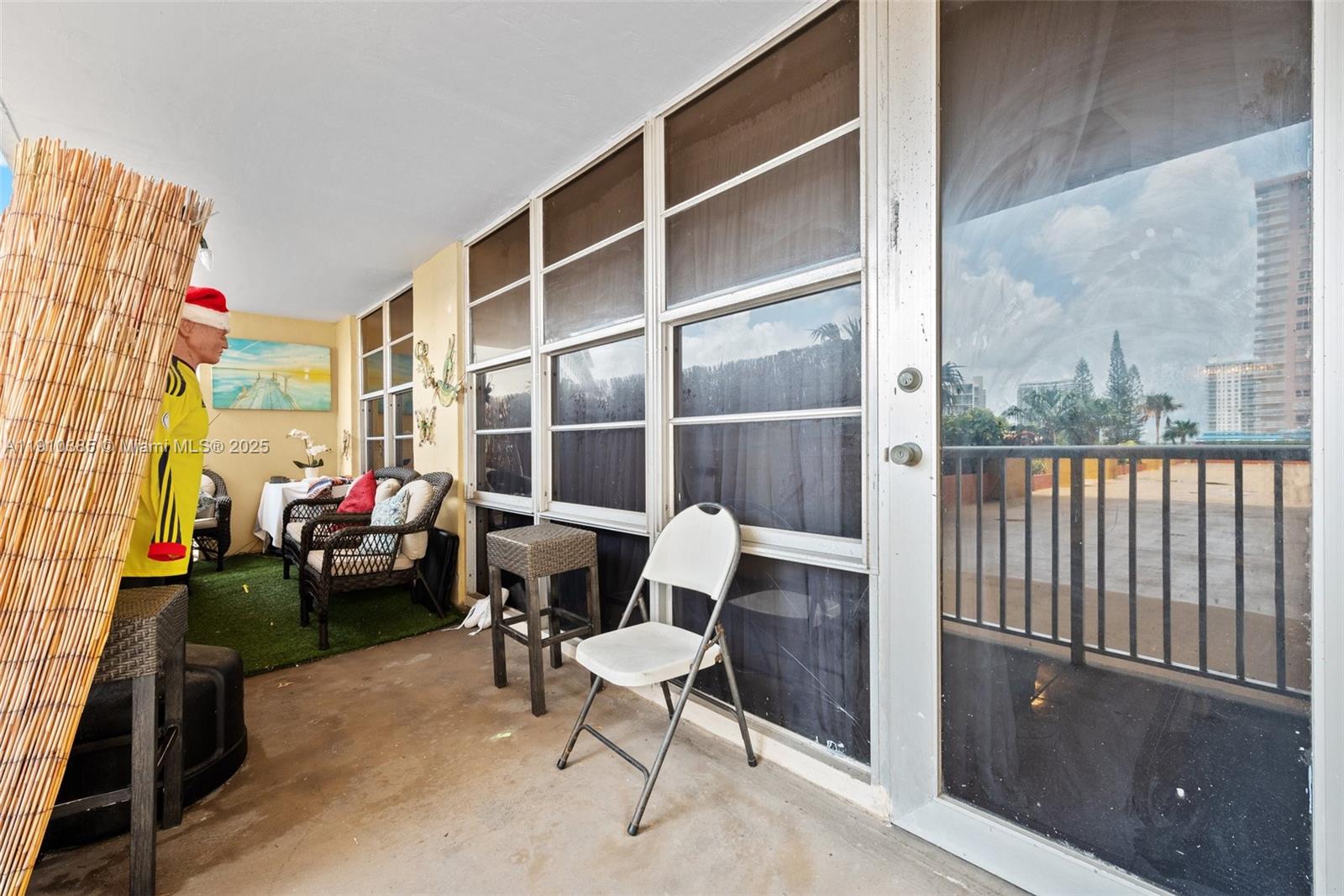 See details 320 2 / 2 1488 sq. ft. $ 2025-11-07 0 Photo