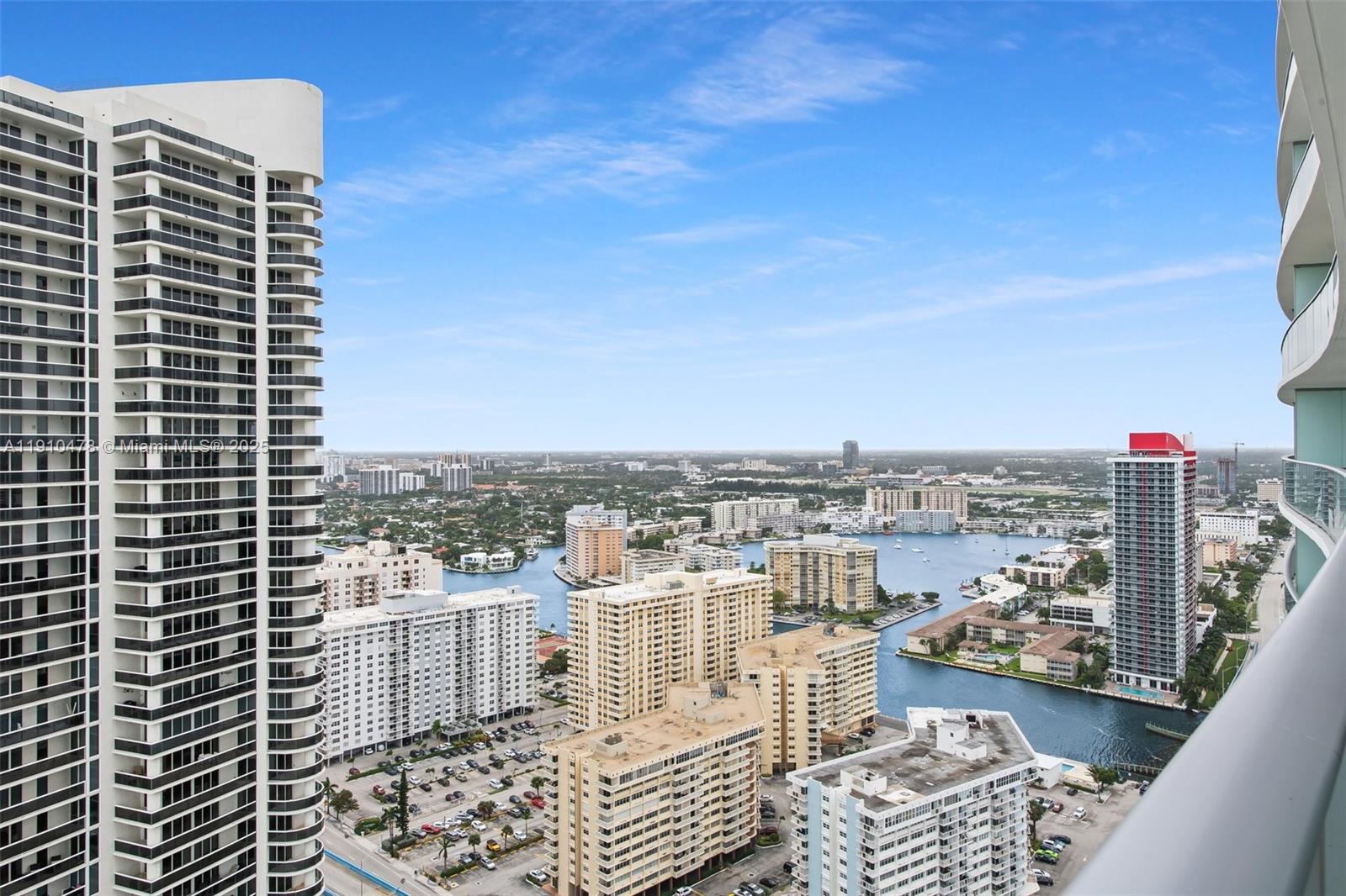 Подробнее 3001 3 / 3 1752 кв.футов $ 2025-11-07 0 Фото