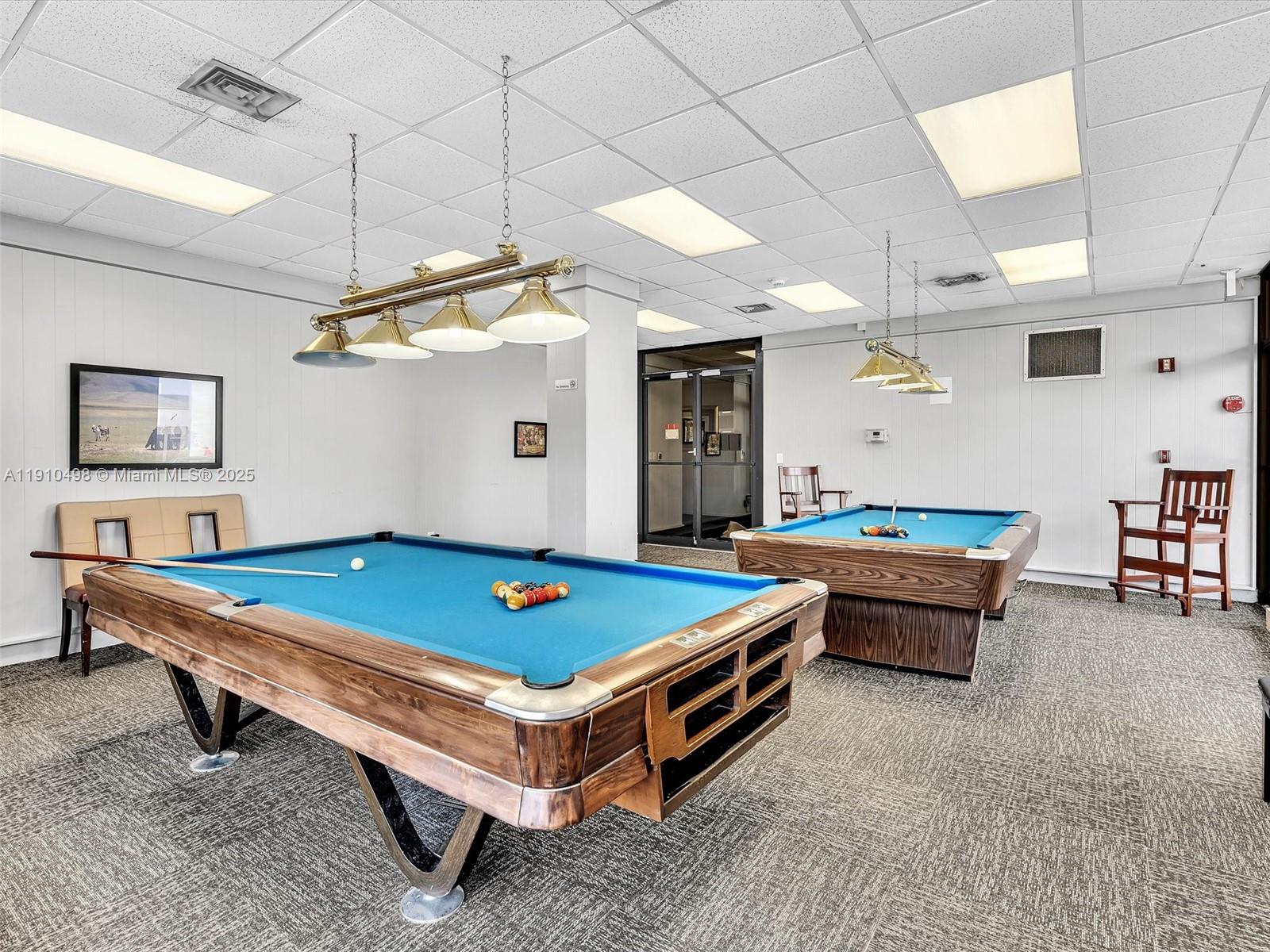 902 1 / 2 762 sq. ft. $ 2025-11-07 0 Photo