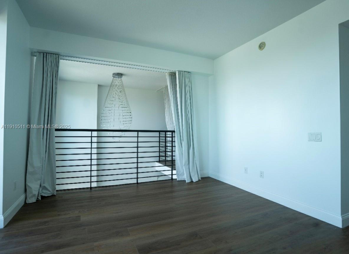 See details 4805 2 / 3 1297 sq. ft. $ 2026-02-02 0 Photo