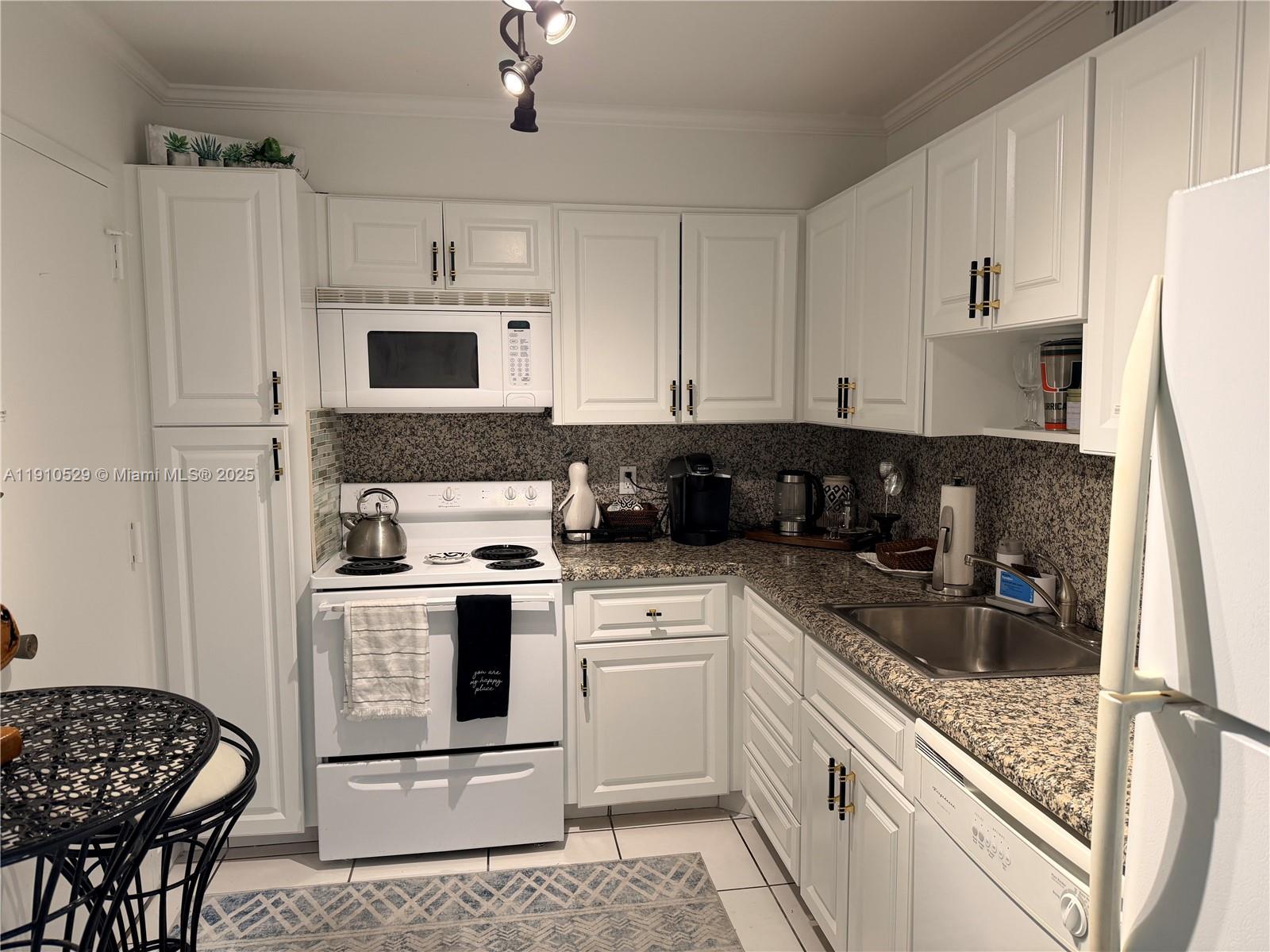 6P 1 / 1 798 sq. ft. $ 2025-11-07 0 Photo