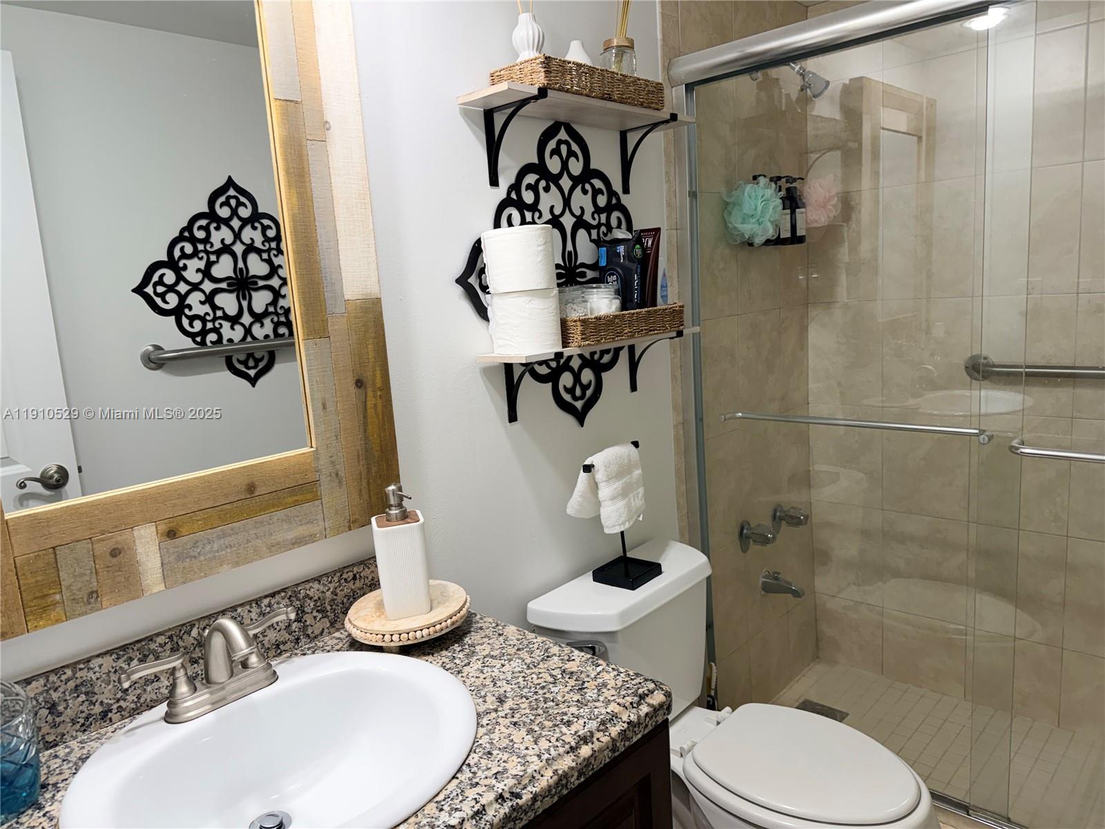 6P 1 / 1 798 sq. ft. $ 2025-11-07 0 Photo