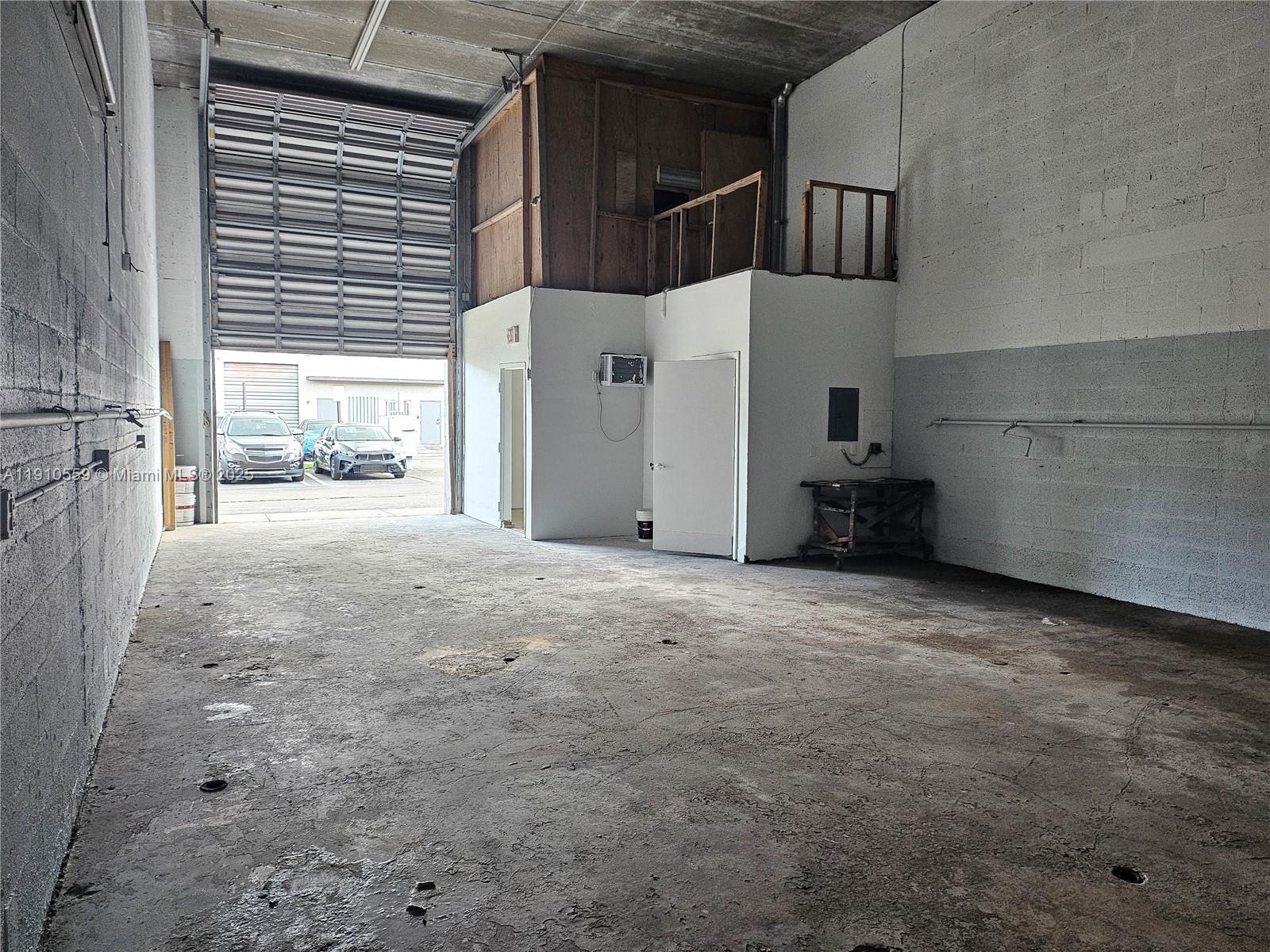 See details 2 / sq. ft. $ 2025-11-07 0 Photo