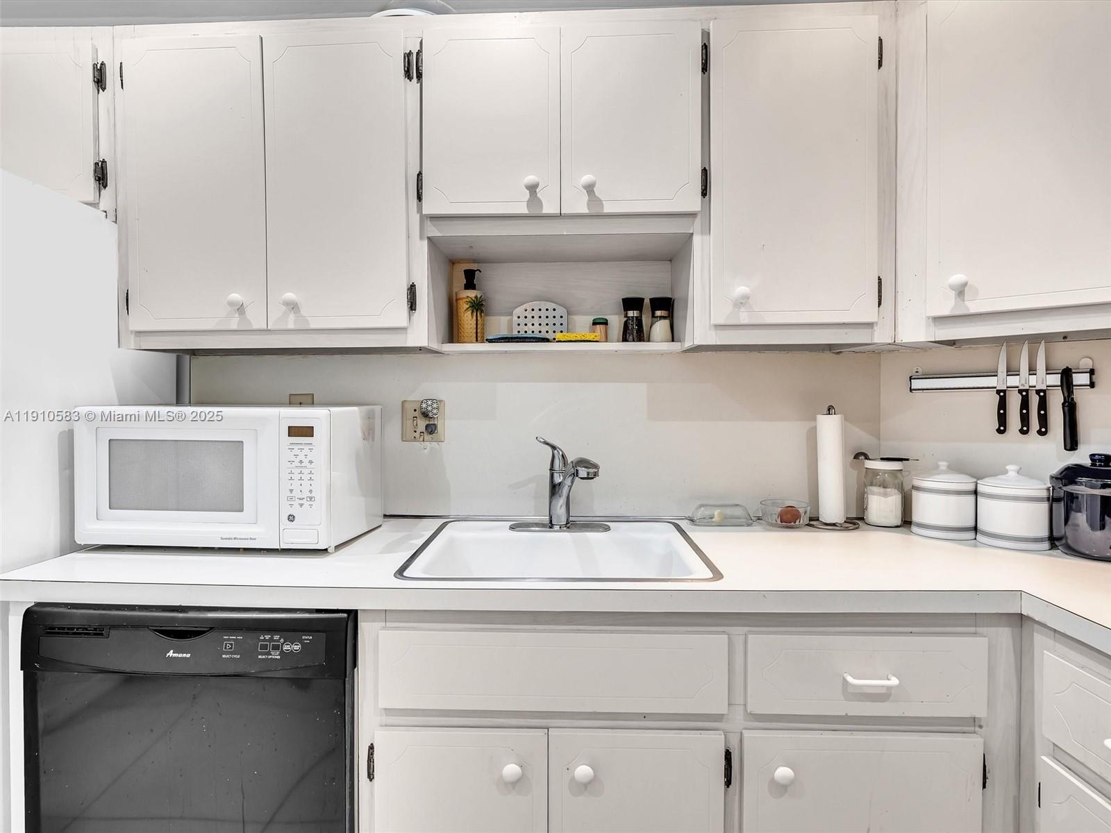 See details 902 1 / 2 762 sq. ft. $ 2025-12-04 0 Photo