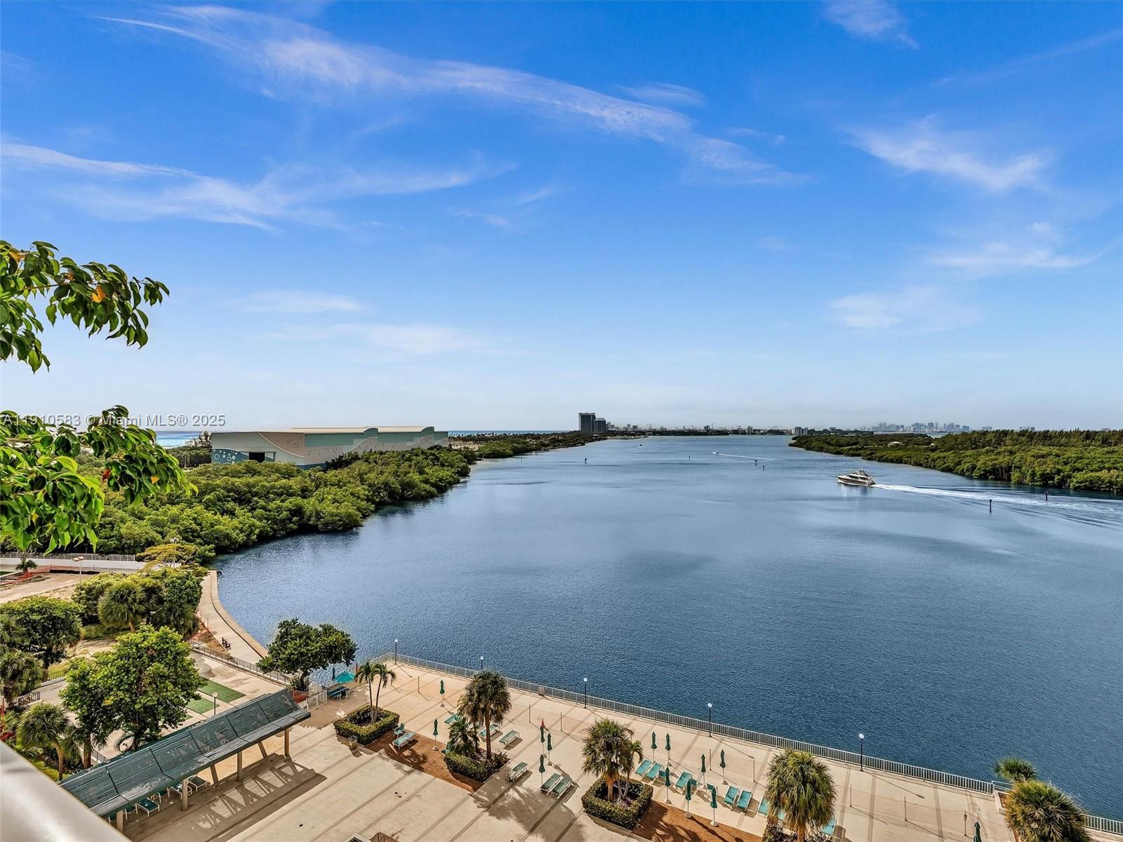 See details 902 1 / 2 762 sq. ft. $ 2025-12-04 0 Photo