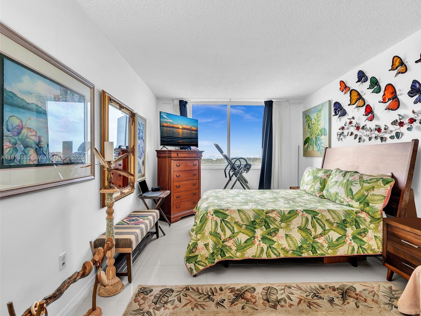 See details 902 1 / 2 762 sq. ft. $ 2025-12-04 0 Photo