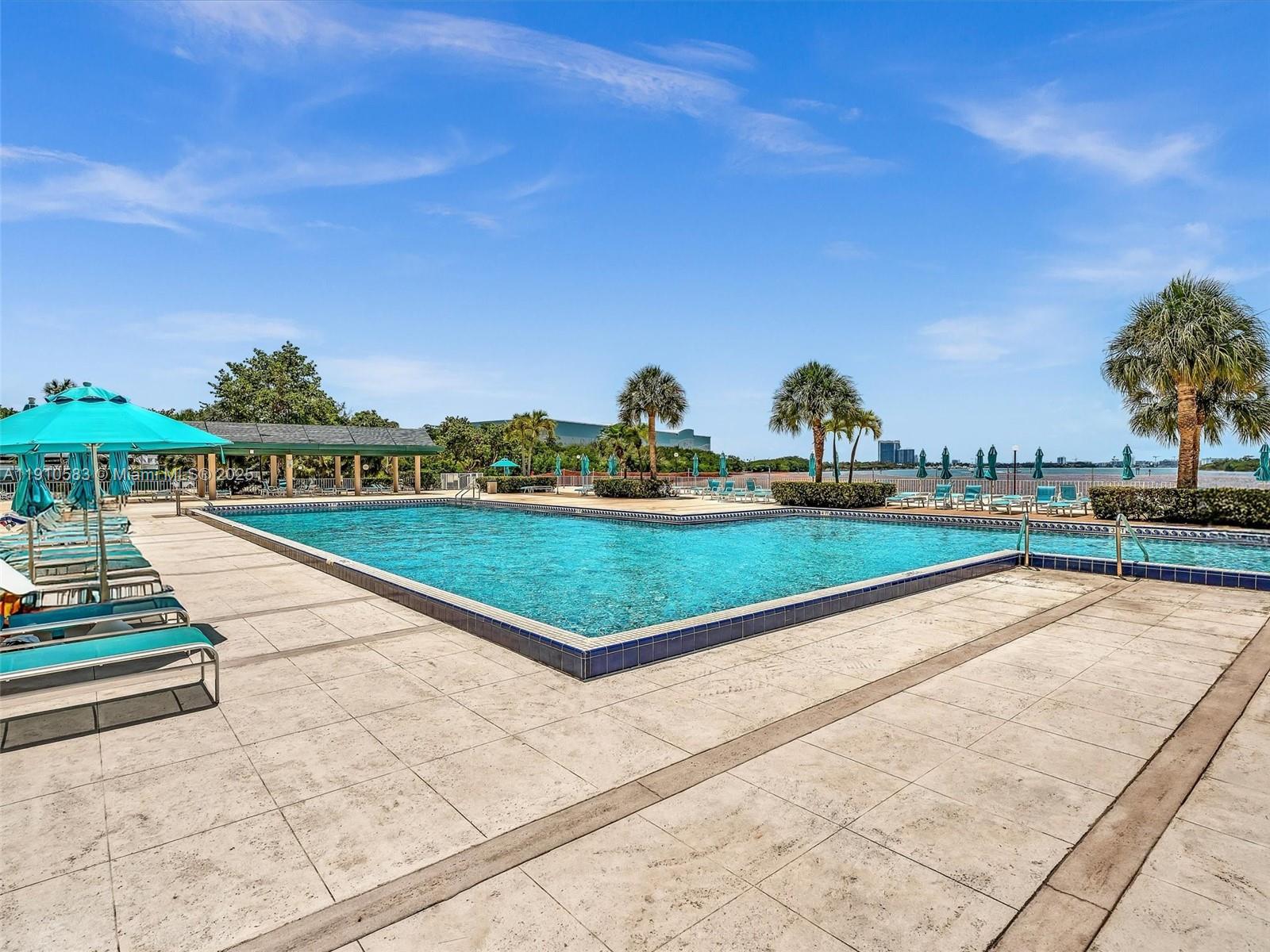 See details 902 1 / 2 762 sq. ft. $ 2025-12-04 0 Photo