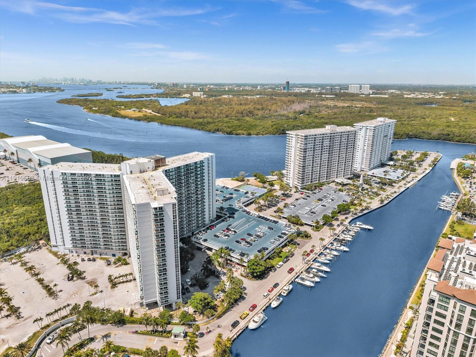 See details 902 1 / 2 762 sq. ft. $ 2025-12-04 0 Photo