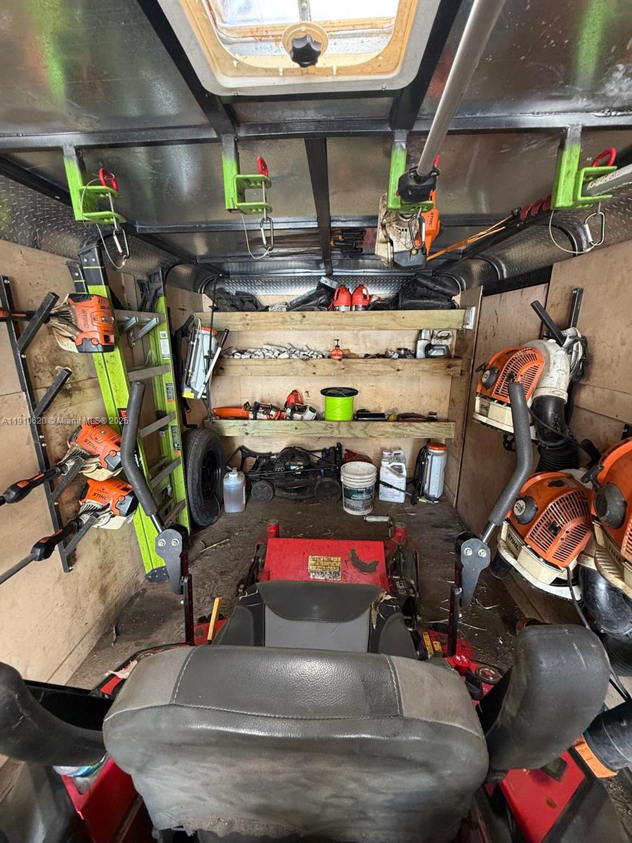 Подробнее / кв.футов $ 2025-11-08 0 Фото