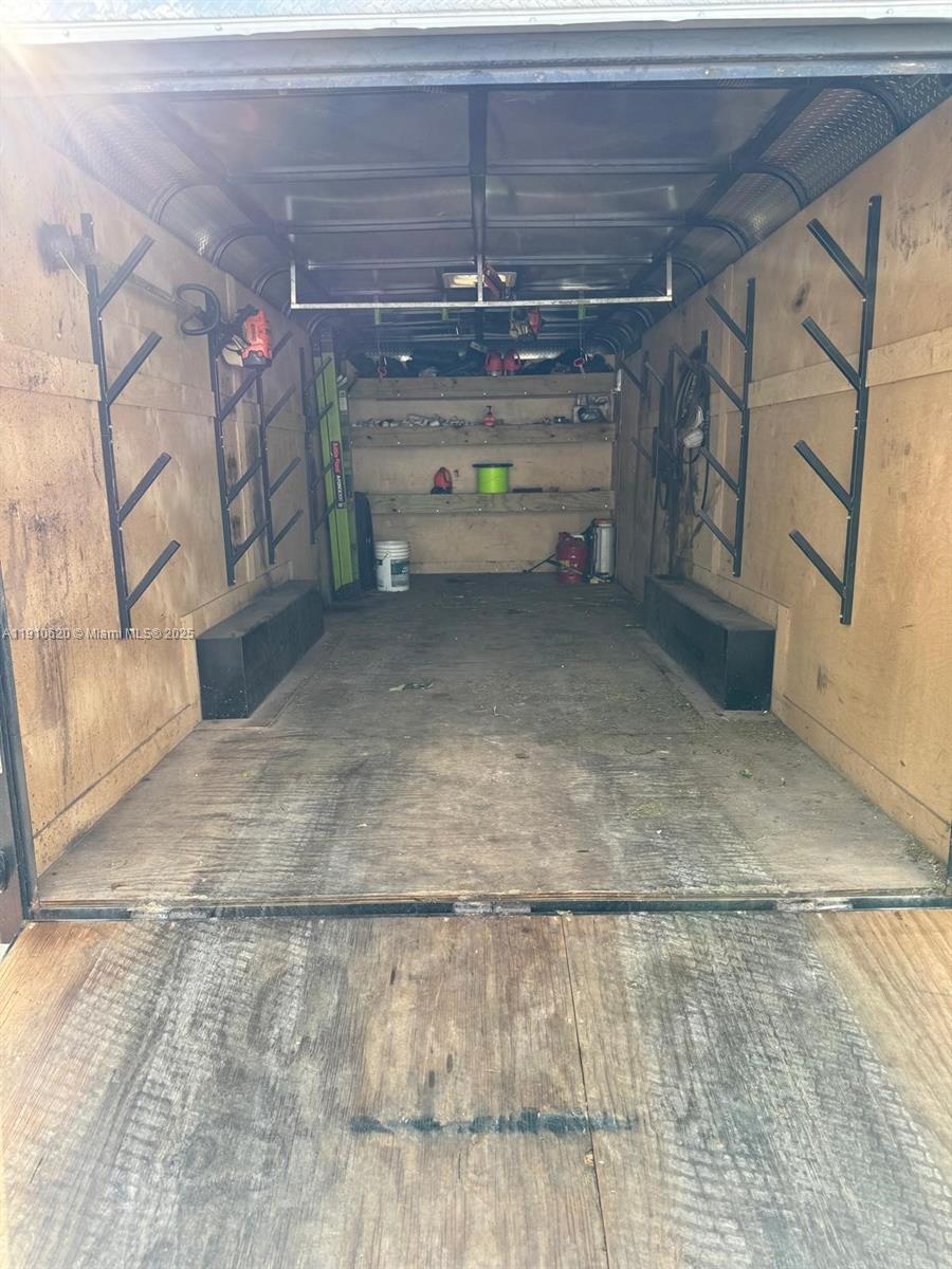 Подробнее / кв.футов $ 2025-11-08 0 Фото