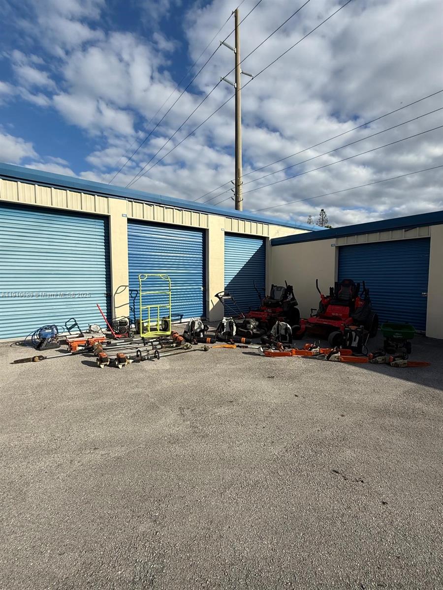 Подробнее / кв.футов $ 2025-11-08 0 Фото