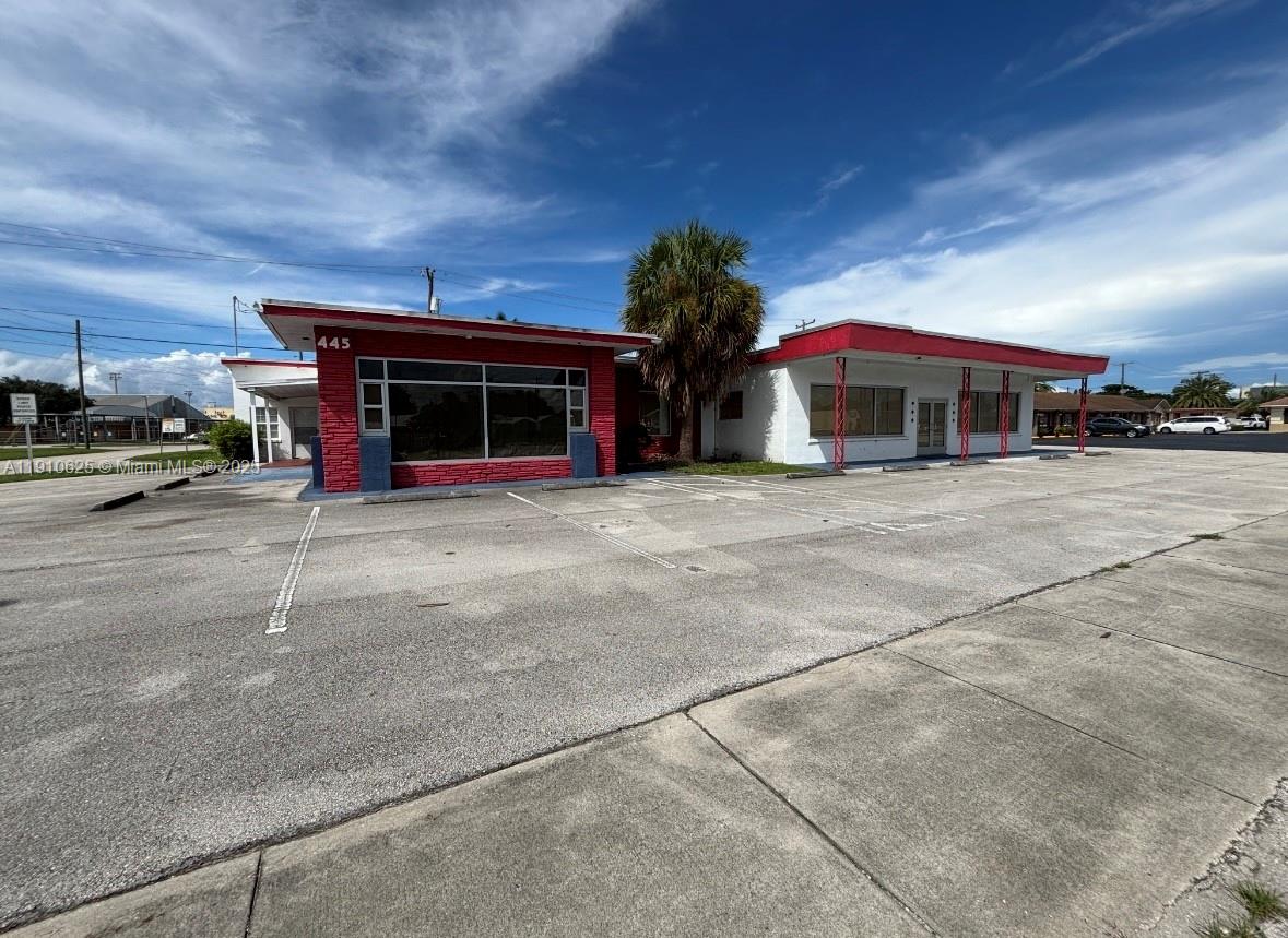 Подробнее / кв.футов $ 2025-11-08 0 Фото