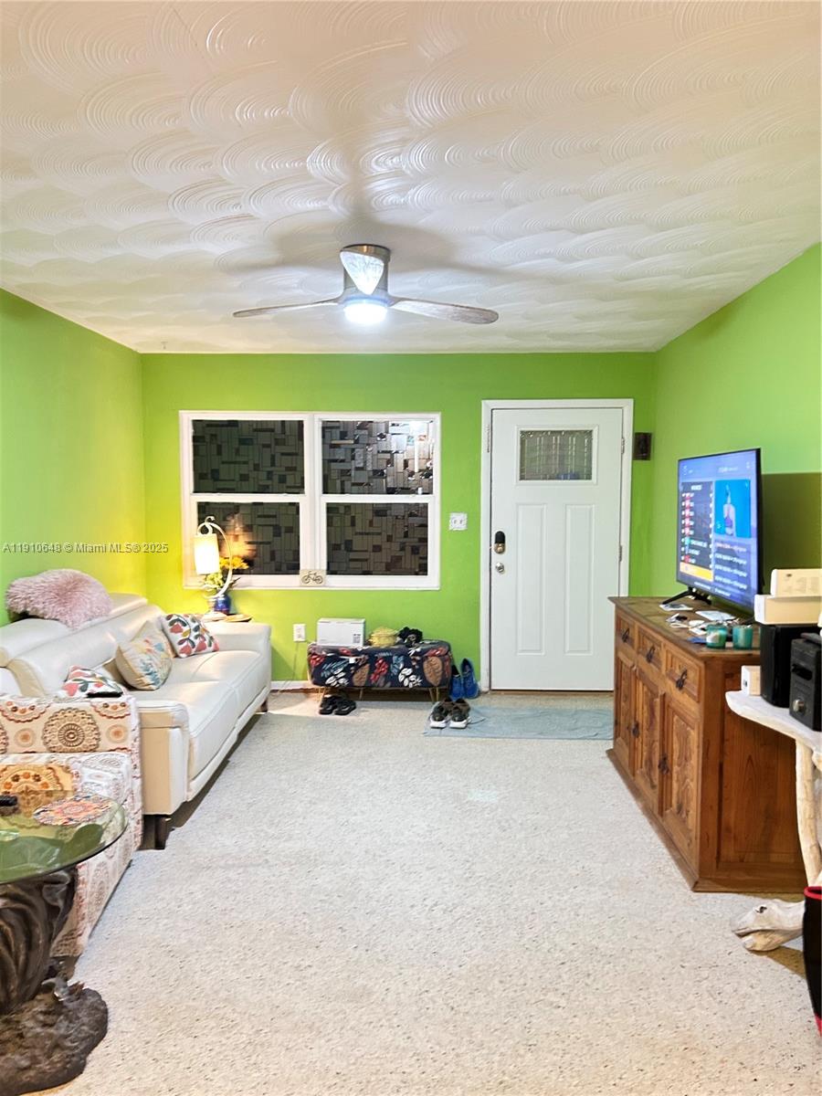 118 3 / 2  sq. ft. $ 2025-11-08 0 Photo